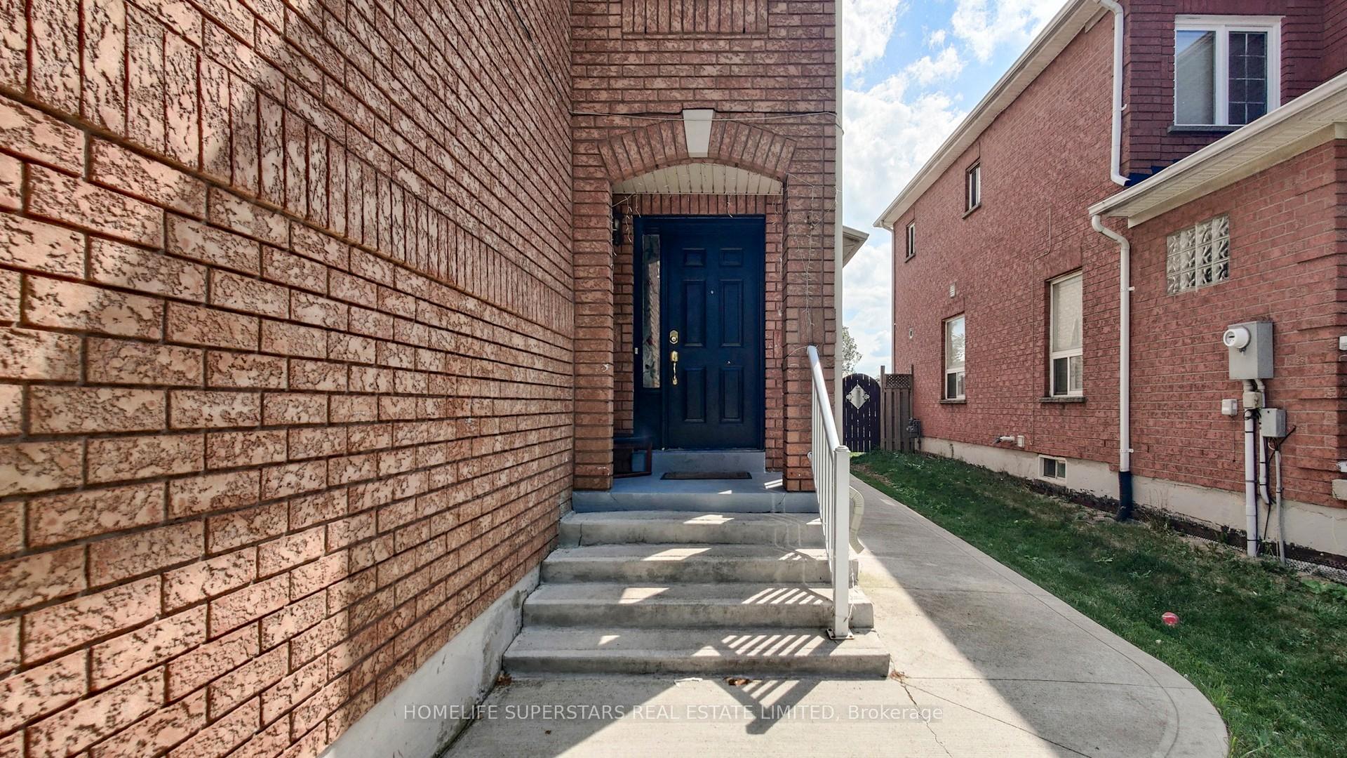 Photo 11 of 288 Pressed Brick Drive, Brampton, Brampton North — HOMEH