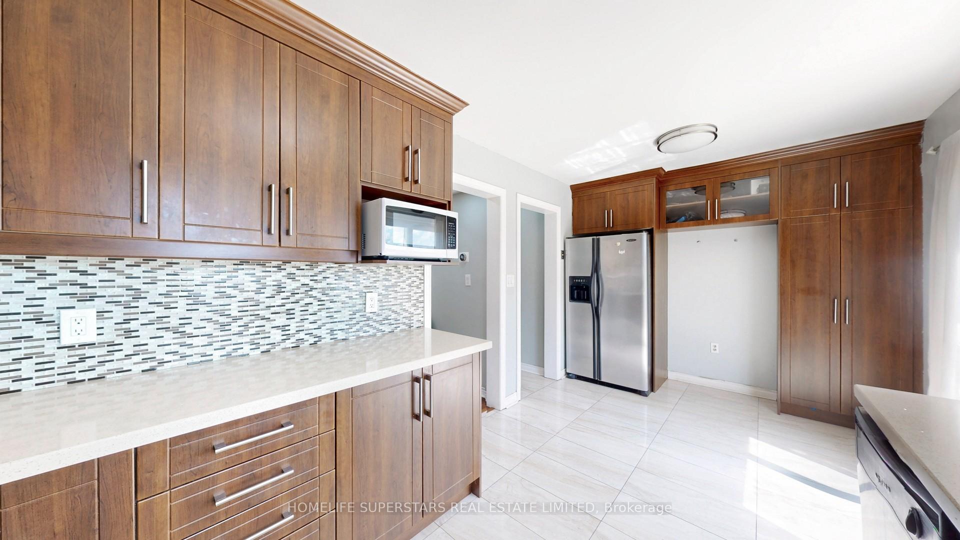 Photo 17 of 288 Pressed Brick Drive, Brampton, Brampton North — HOMEH