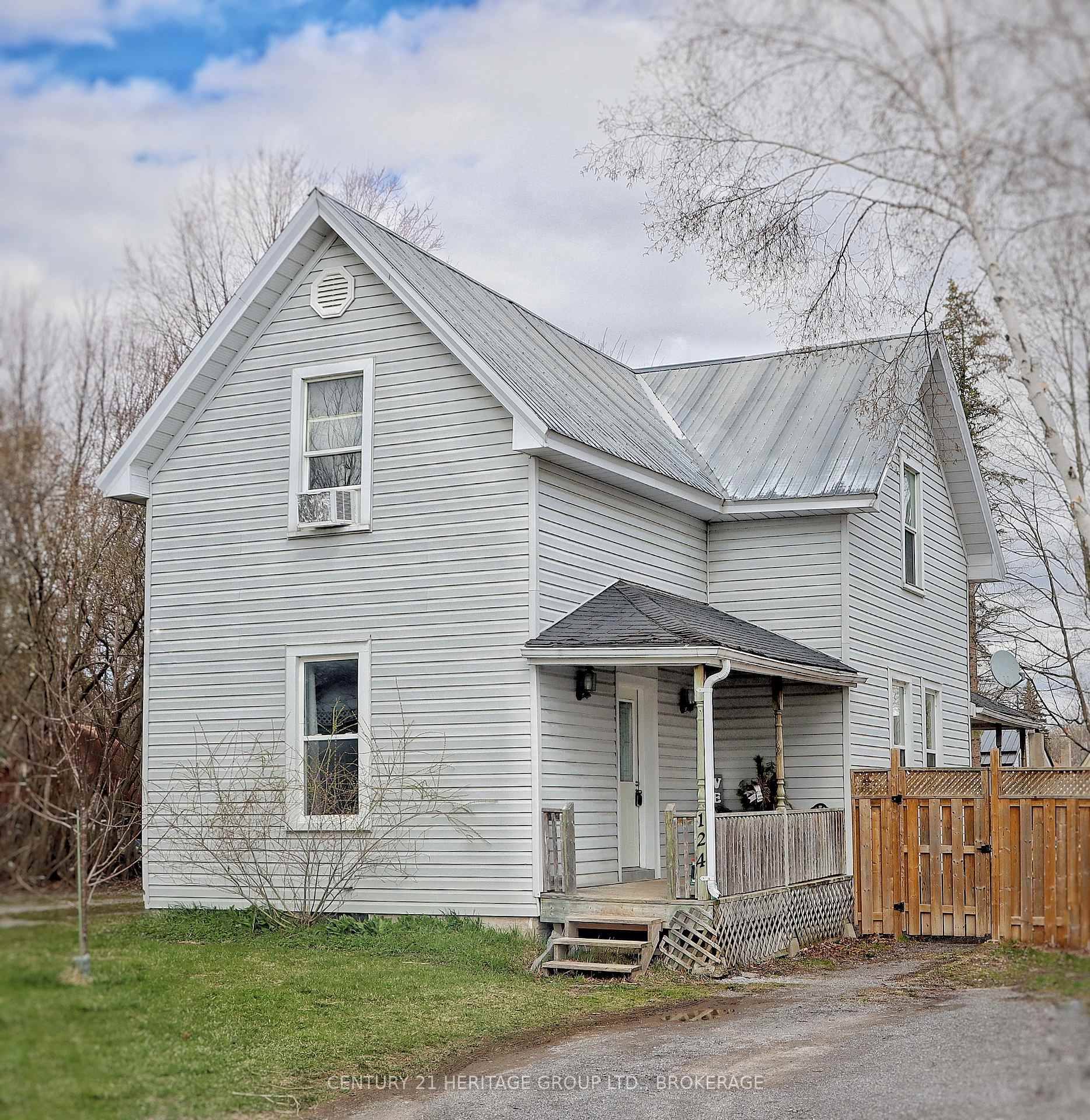 Photo 1 of 124 Centre Street, Deseronto, Deseronto (Town) — HOMEH