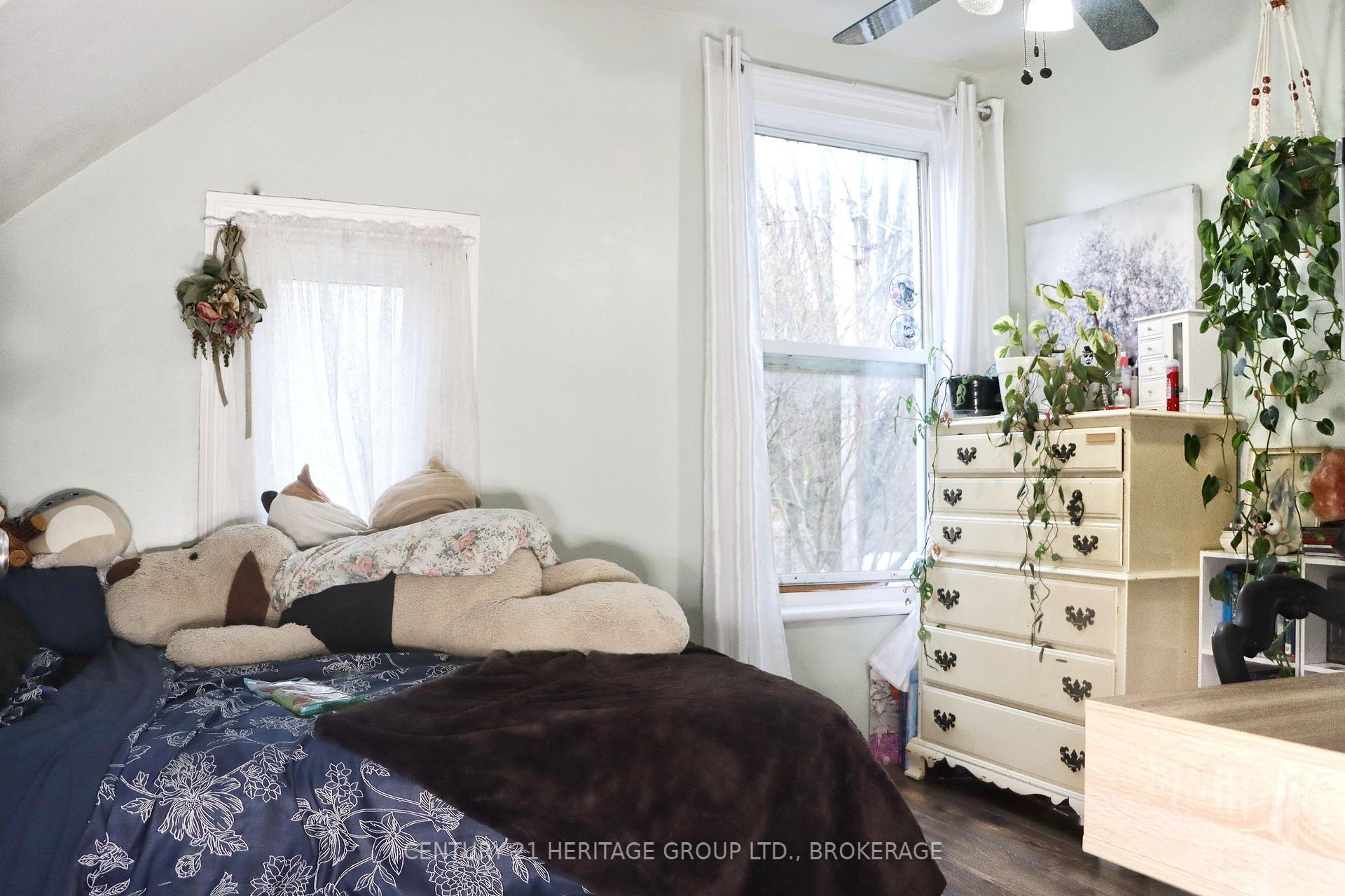 Photo 8 of 124 Centre Street, Deseronto, Deseronto (Town) — HOMEH