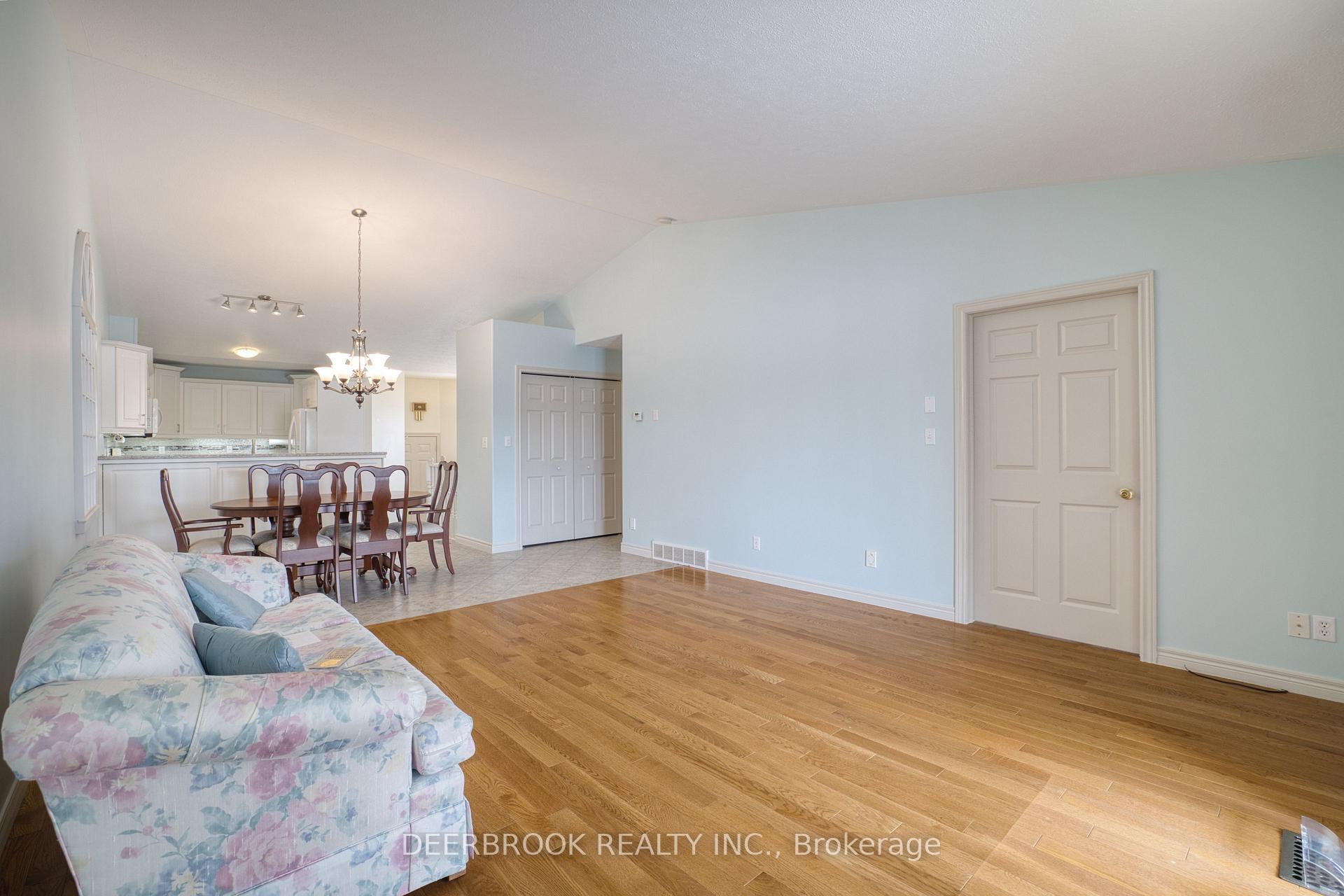 Photo 6 of 10 Queen's Hill Crescent, Leamington — HOMEH