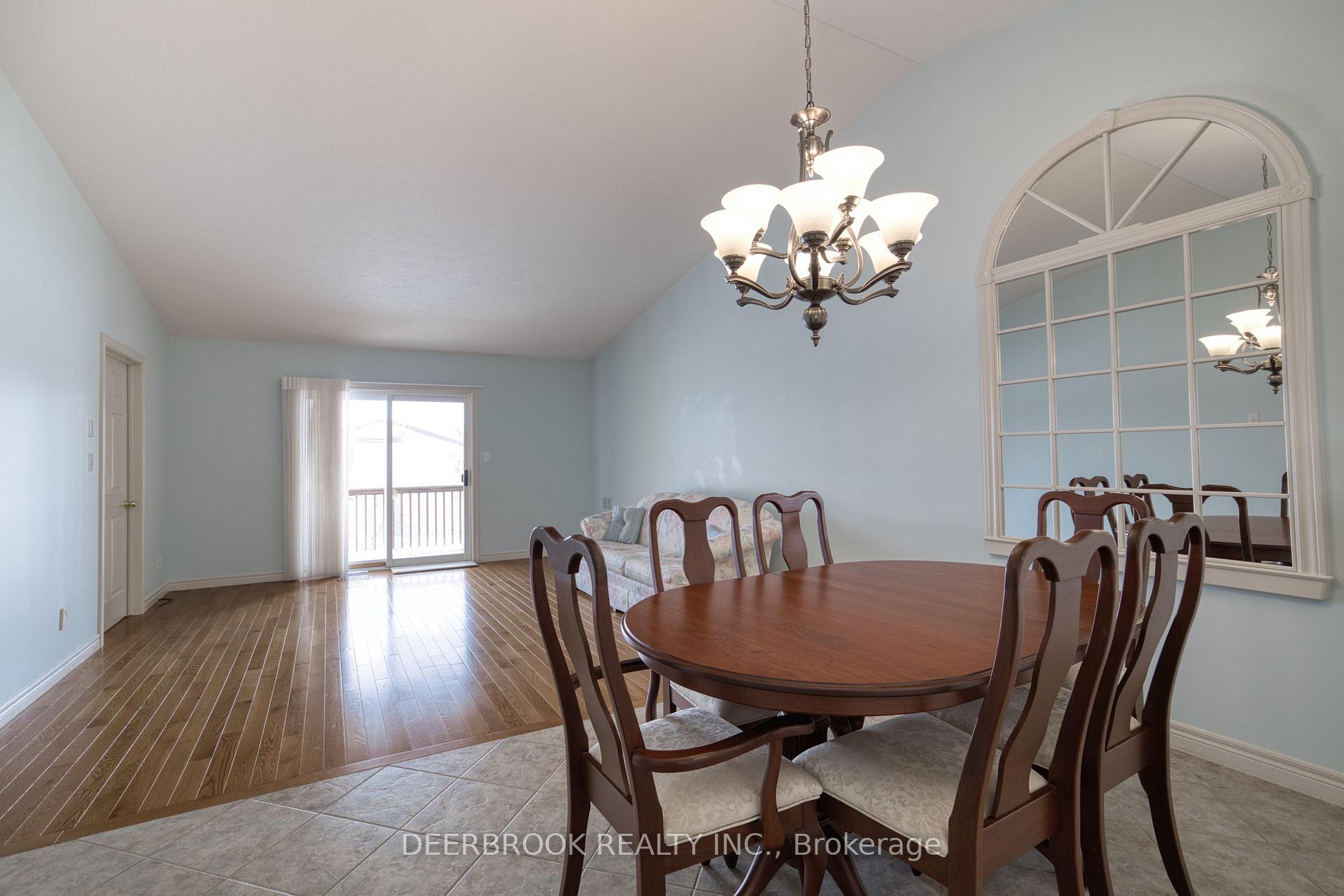 Photo 9 of 10 Queen's Hill Crescent, Leamington — HOMEH