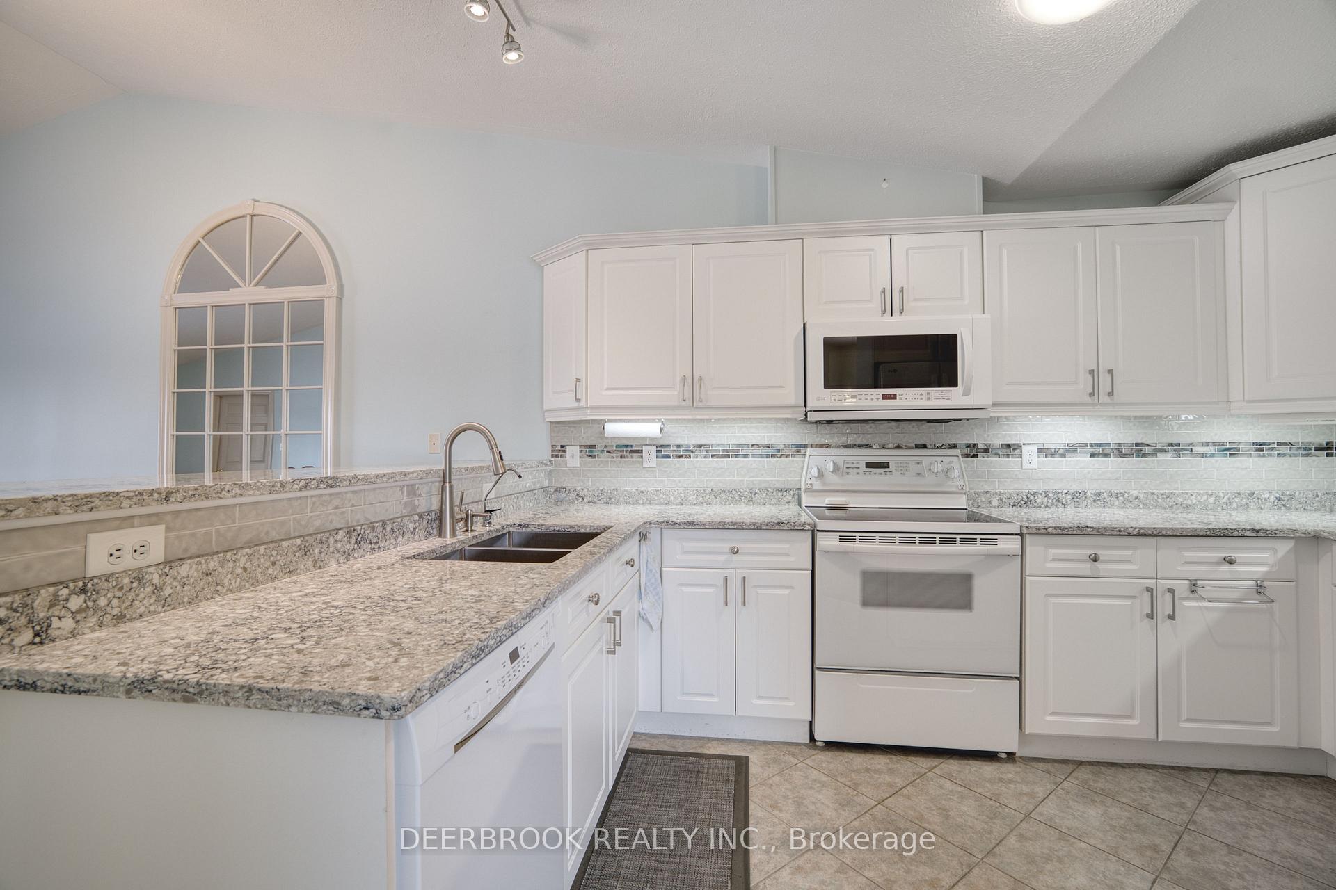 Photo 14 of 10 Queen's Hill Crescent, Leamington — HOMEH