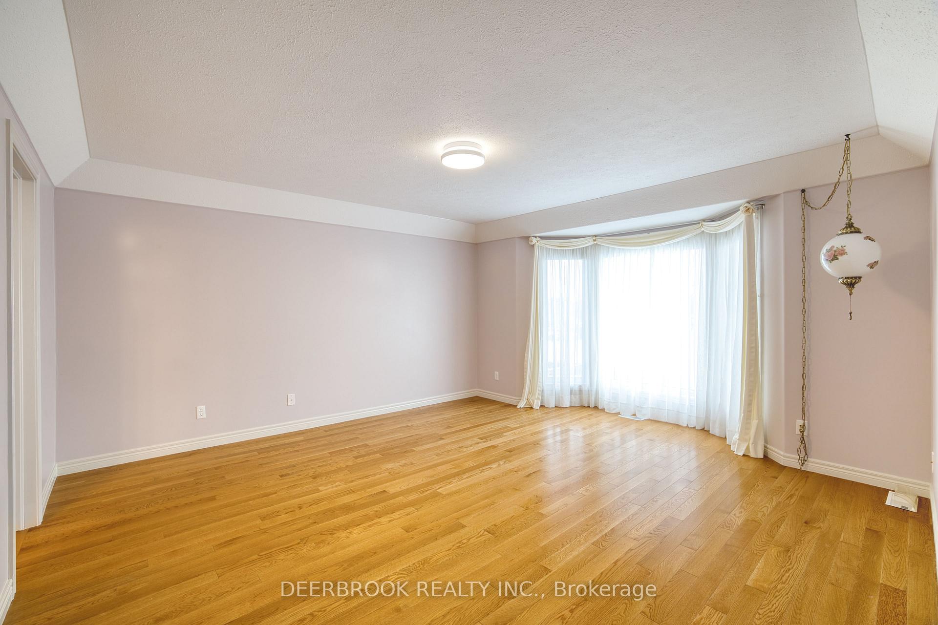 Photo 20 of 10 Queen's Hill Crescent, Leamington — HOMEH