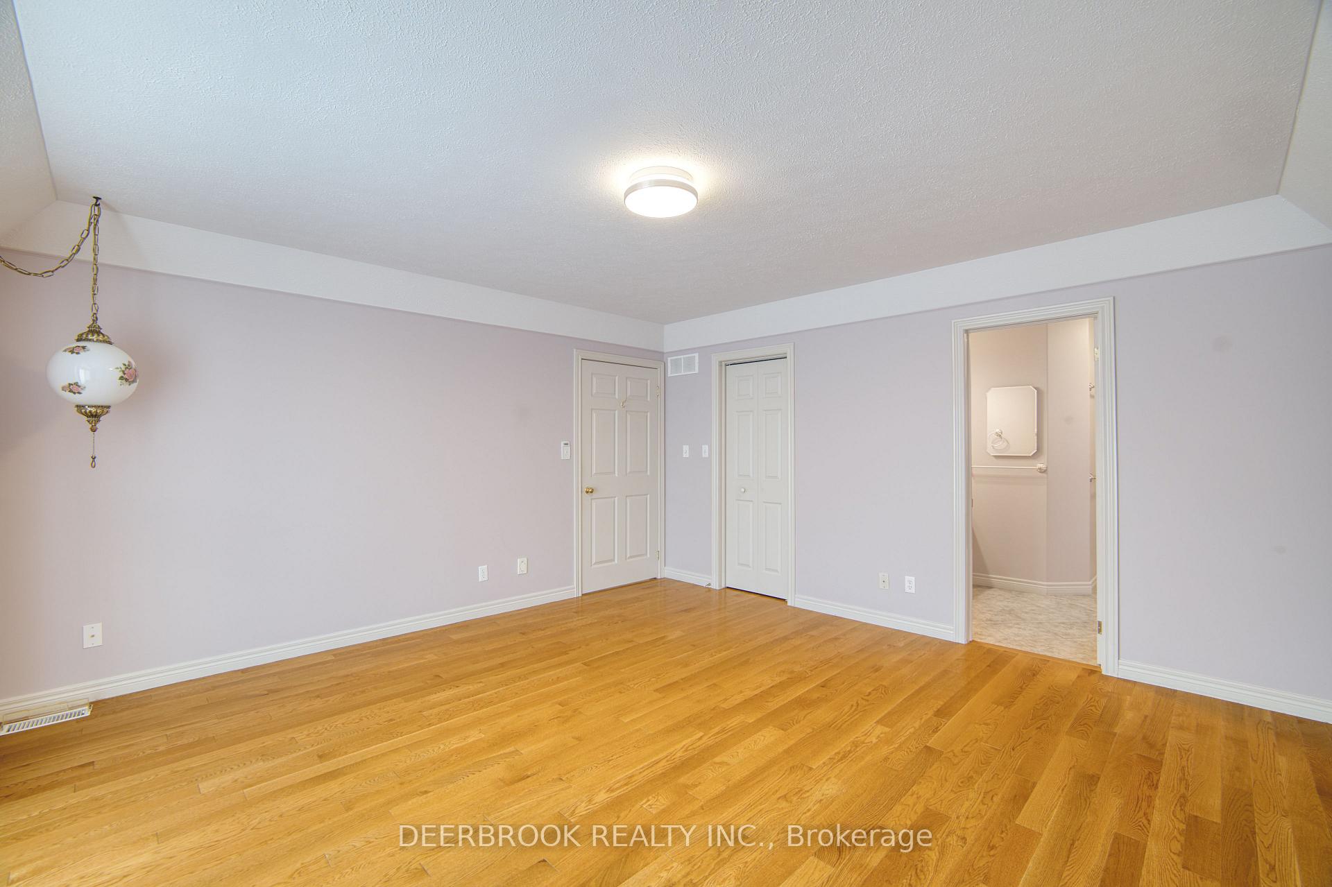 Photo 21 of 10 Queen's Hill Crescent, Leamington — HOMEH