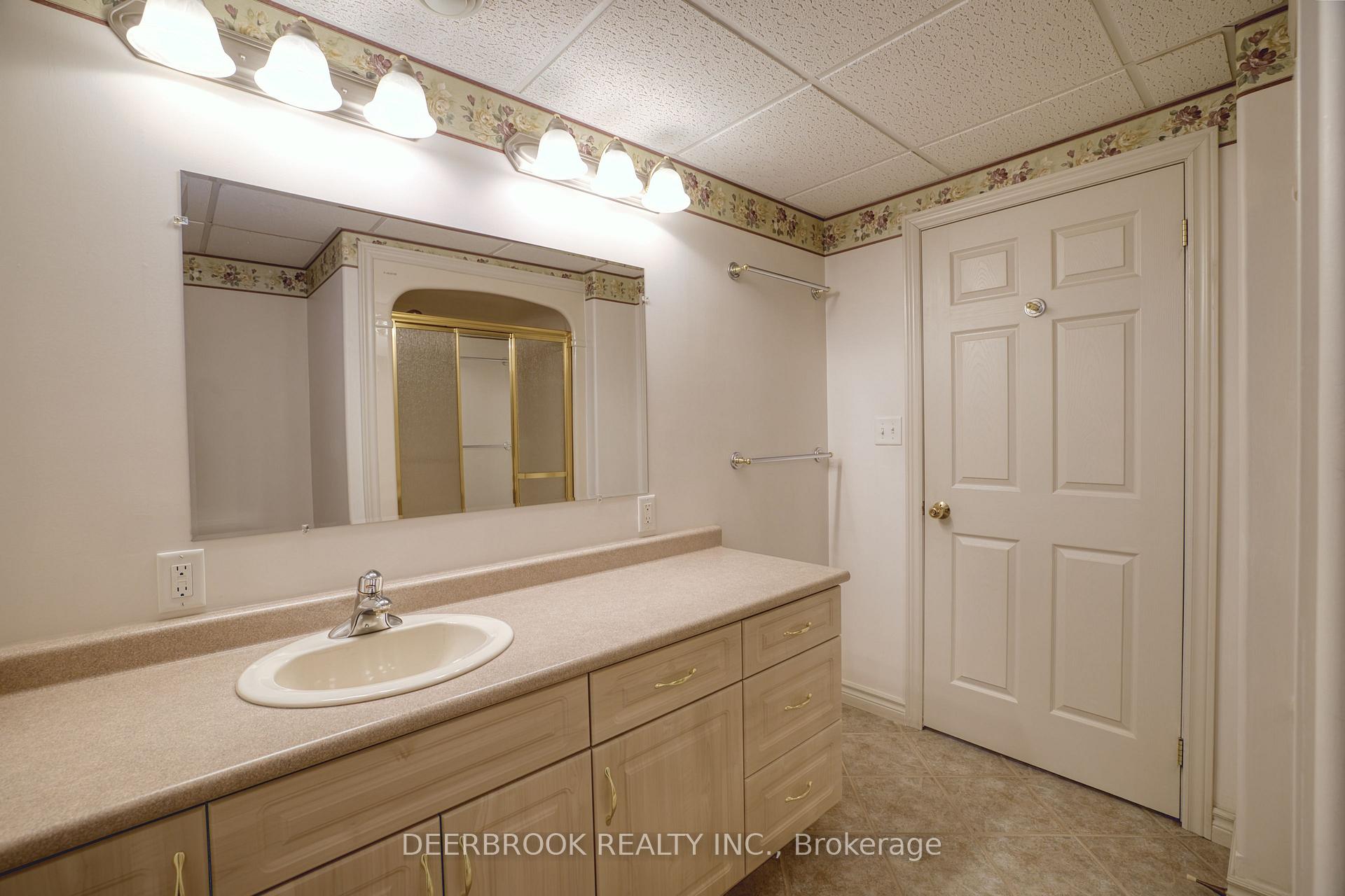 Photo 35 of 10 Queen's Hill Crescent, Leamington — HOMEH