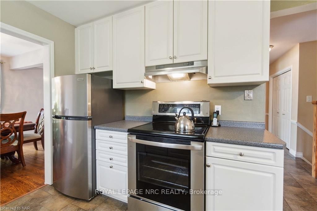 Photo 13 of 6 Viscount Place, St. Catharines, Lakeshore — HOMEH