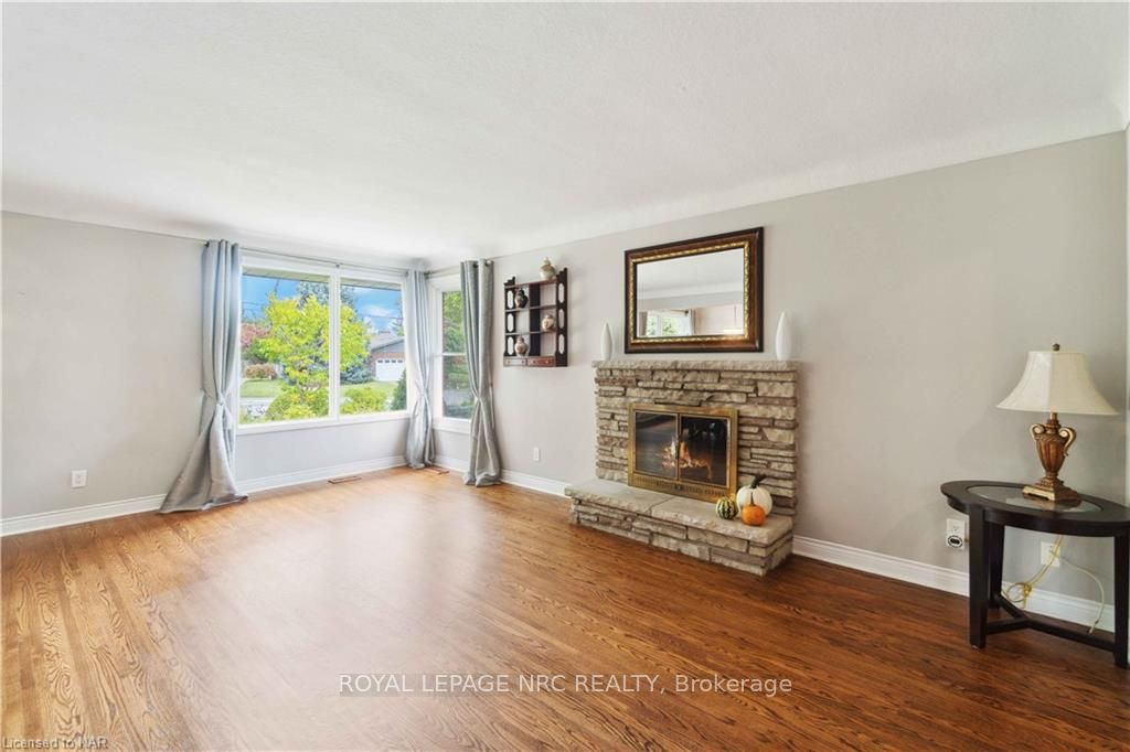 Photo 7 of 6 Viscount Place, St. Catharines, Lakeshore — HOMEH