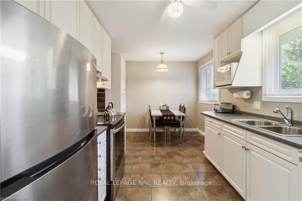 Photo 10 of 6 Viscount Place, St. Catharines, Lakeshore — HOMEH