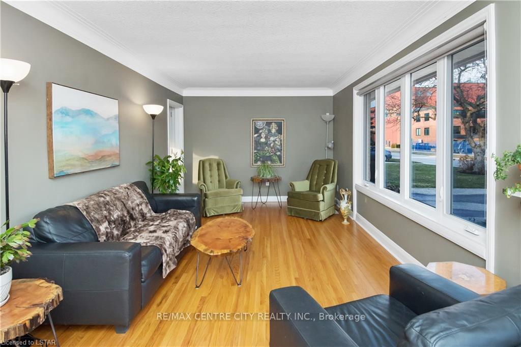 Photo 4 of 17 Hepburn Avenue, St. Thomas — HOMEH