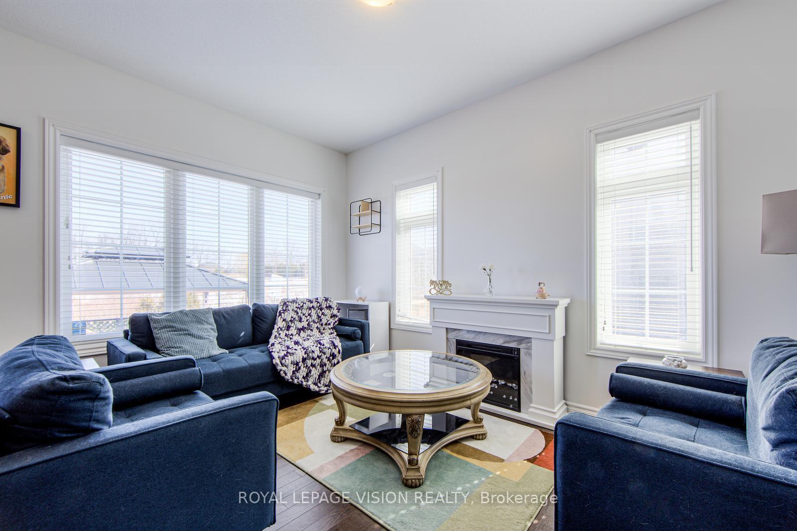 Photo 6 of 54 Borers Creek Circle, Hamilton, Waterdown — HOMEH