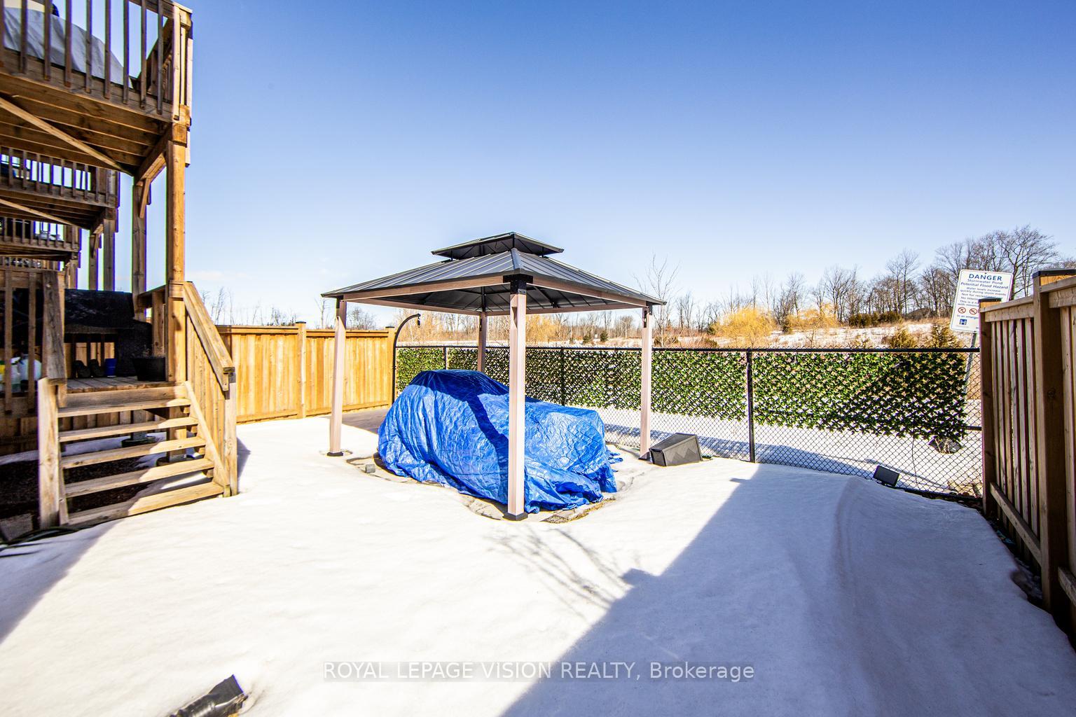 Photo 29 of 54 Borers Creek Circle, Hamilton, Waterdown — HOMEH