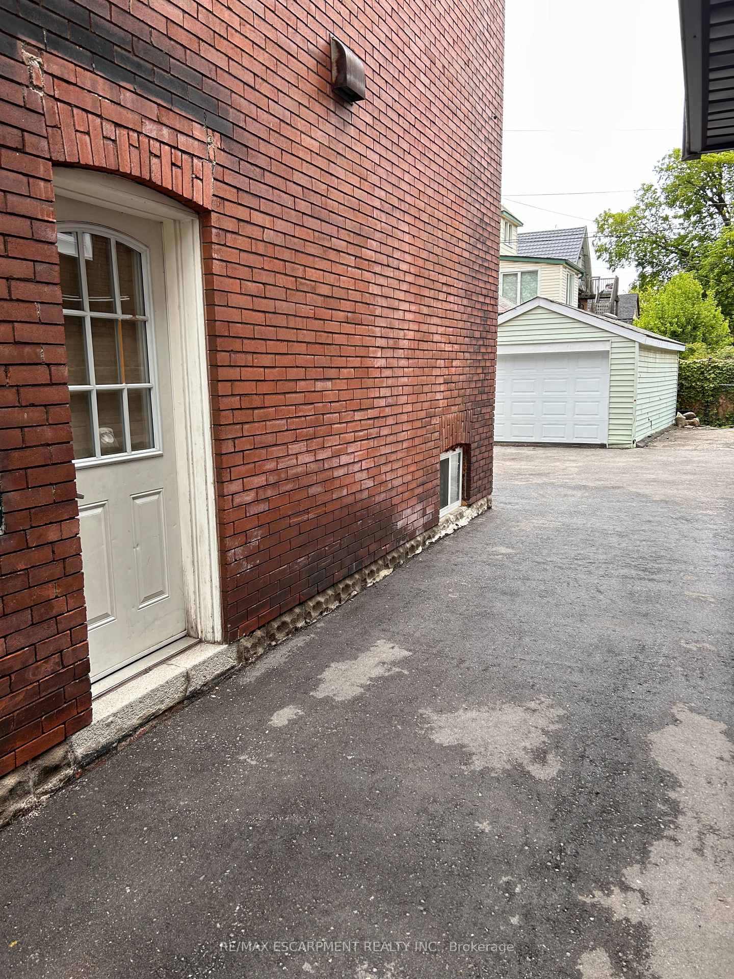Photo 3 of 797 Main Street E, Hamilton, Gibson — HOMEH