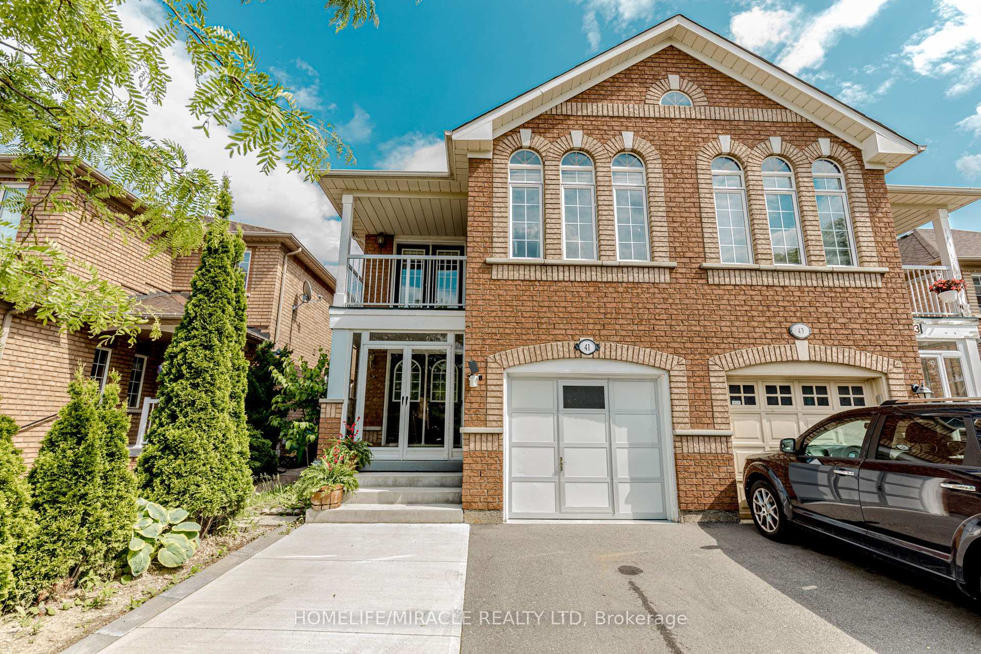 Photo 1 of 41 Sunny Glen Crescent, Brampton, Northwest Sandalwood Parkway — HOMEH