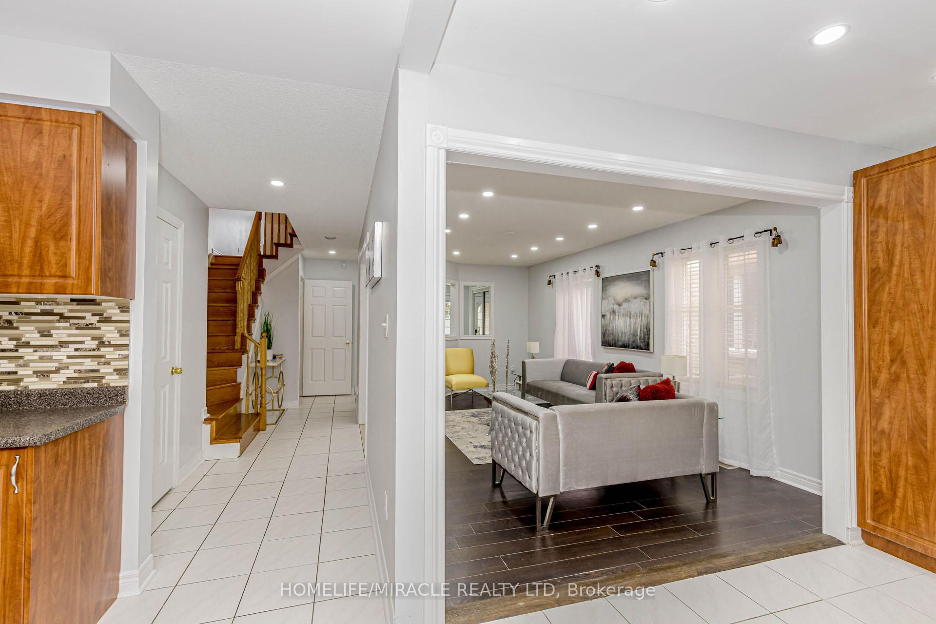 Photo 14 of 41 Sunny Glen Crescent, Brampton, Northwest Sandalwood Parkway — HOMEH