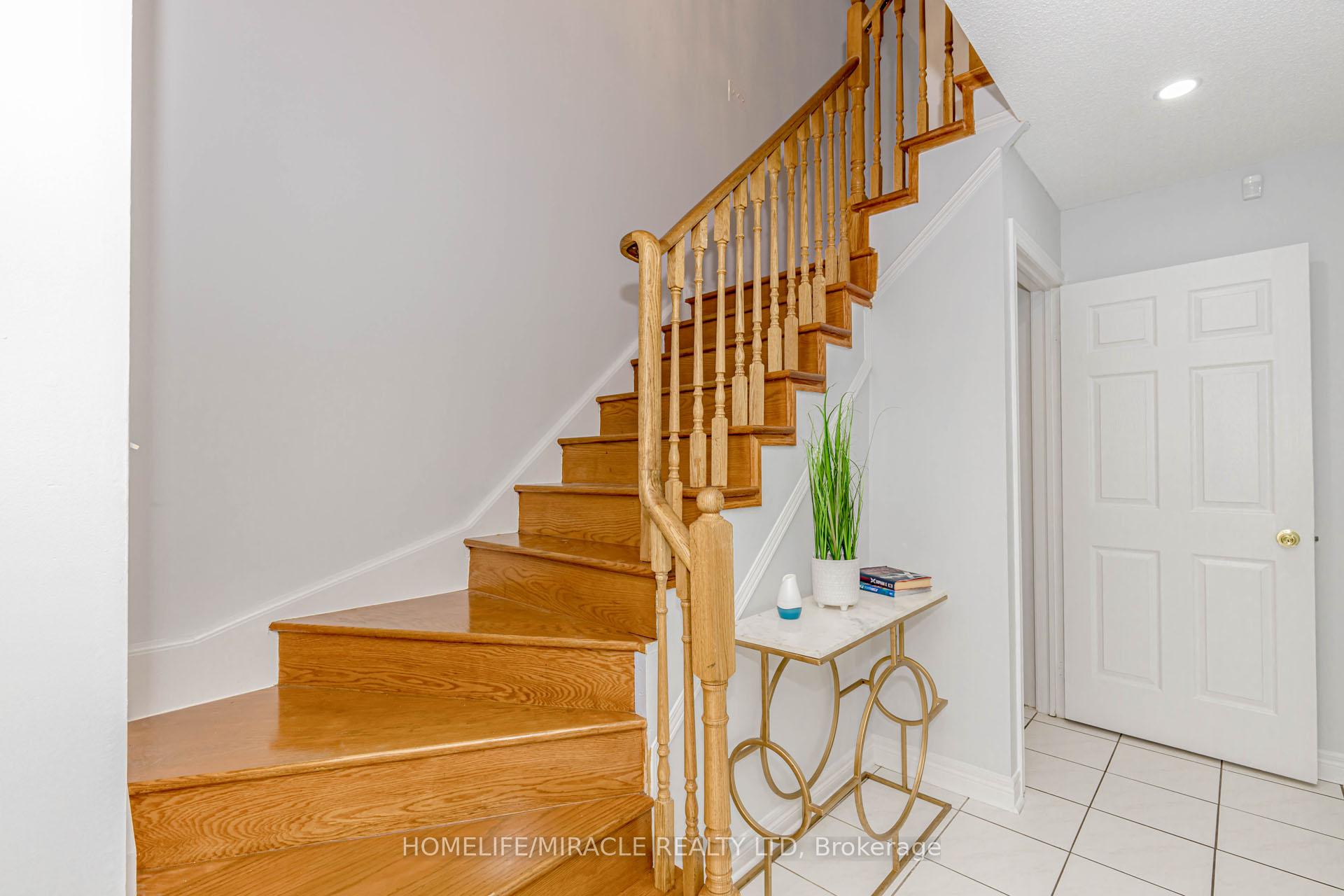 Photo 15 of 41 Sunny Glen Crescent, Brampton, Northwest Sandalwood Parkway — HOMEH