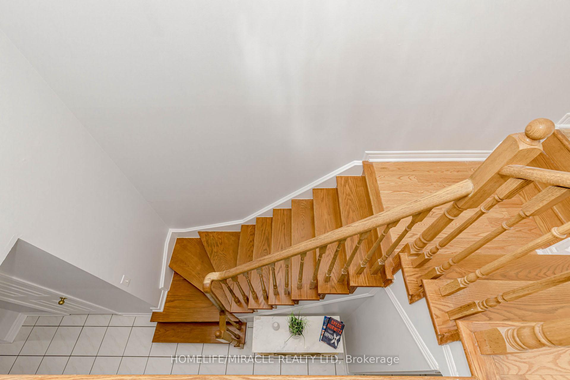 Photo 17 of 41 Sunny Glen Crescent, Brampton, Northwest Sandalwood Parkway — HOMEH