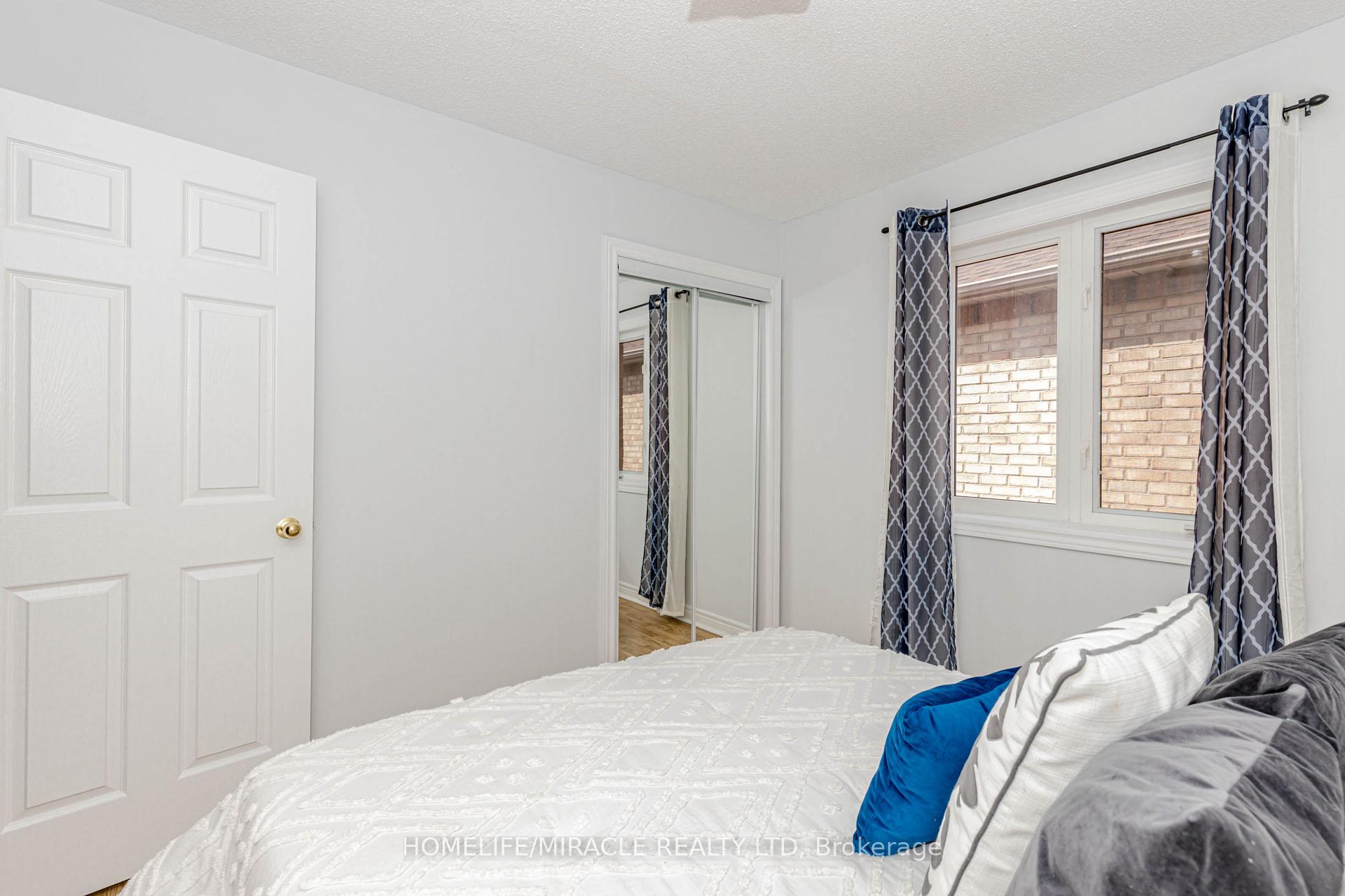 Photo 22 of 41 Sunny Glen Crescent, Brampton, Northwest Sandalwood Parkway — HOMEH