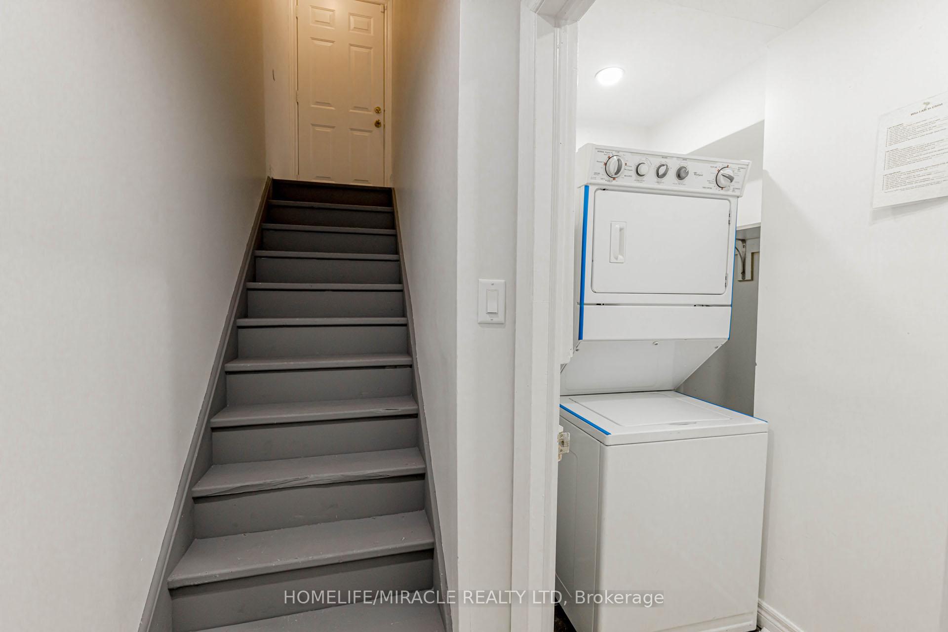 Photo 47 of 41 Sunny Glen Crescent, Brampton, Northwest Sandalwood Parkway — HOMEH