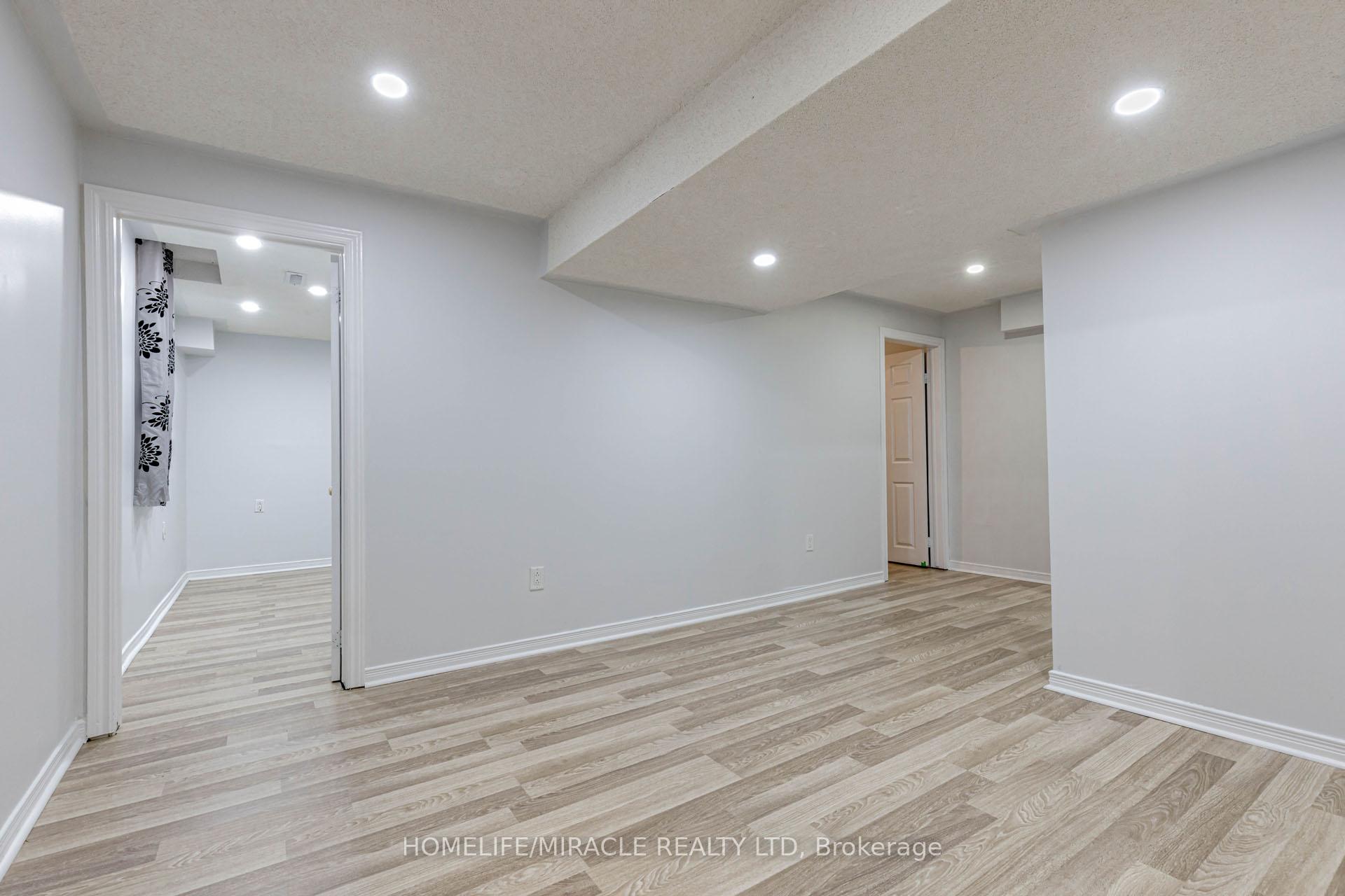 Photo 37 of 41 Sunny Glen Crescent, Brampton, Northwest Sandalwood Parkway — HOMEH