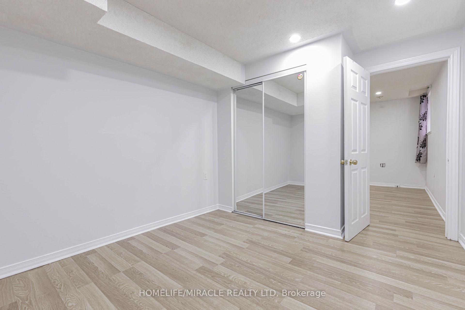Photo 35 of 41 Sunny Glen Crescent, Brampton, Northwest Sandalwood Parkway — HOMEH