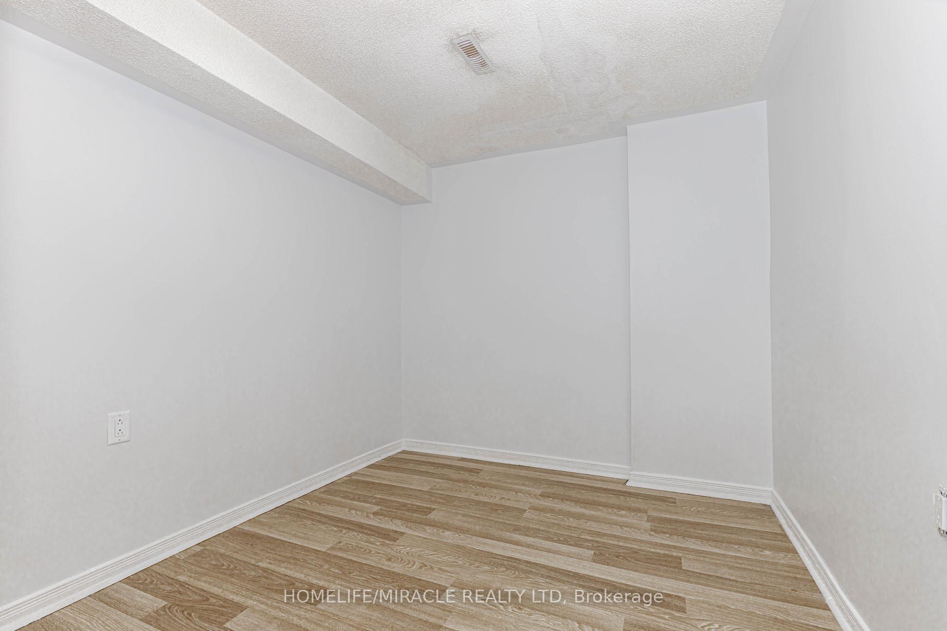 Photo 36 of 41 Sunny Glen Crescent, Brampton, Northwest Sandalwood Parkway — HOMEH