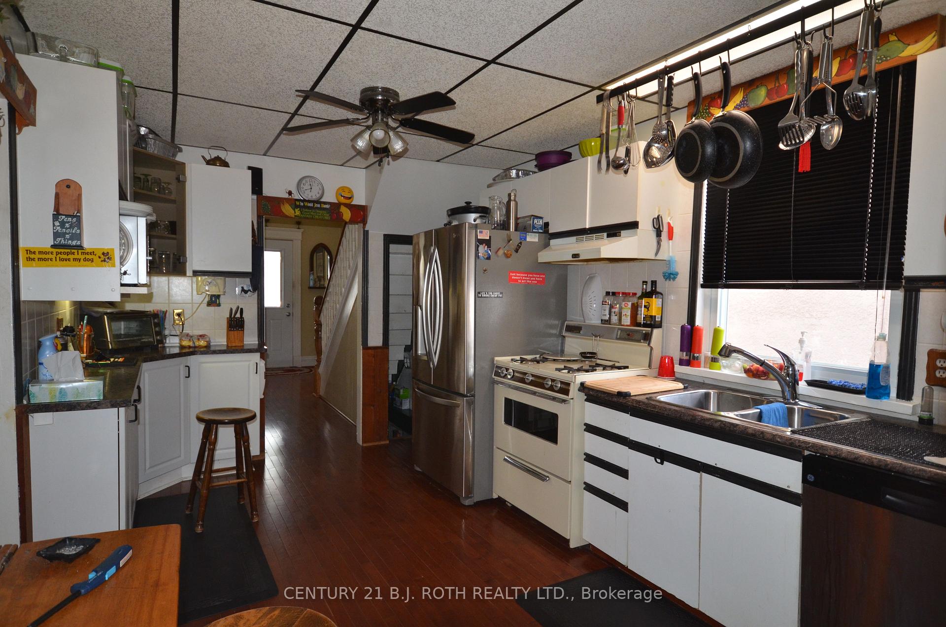 Photo 9 of 32 Mcdonald Street, Barrie, City Centre — HOMEH