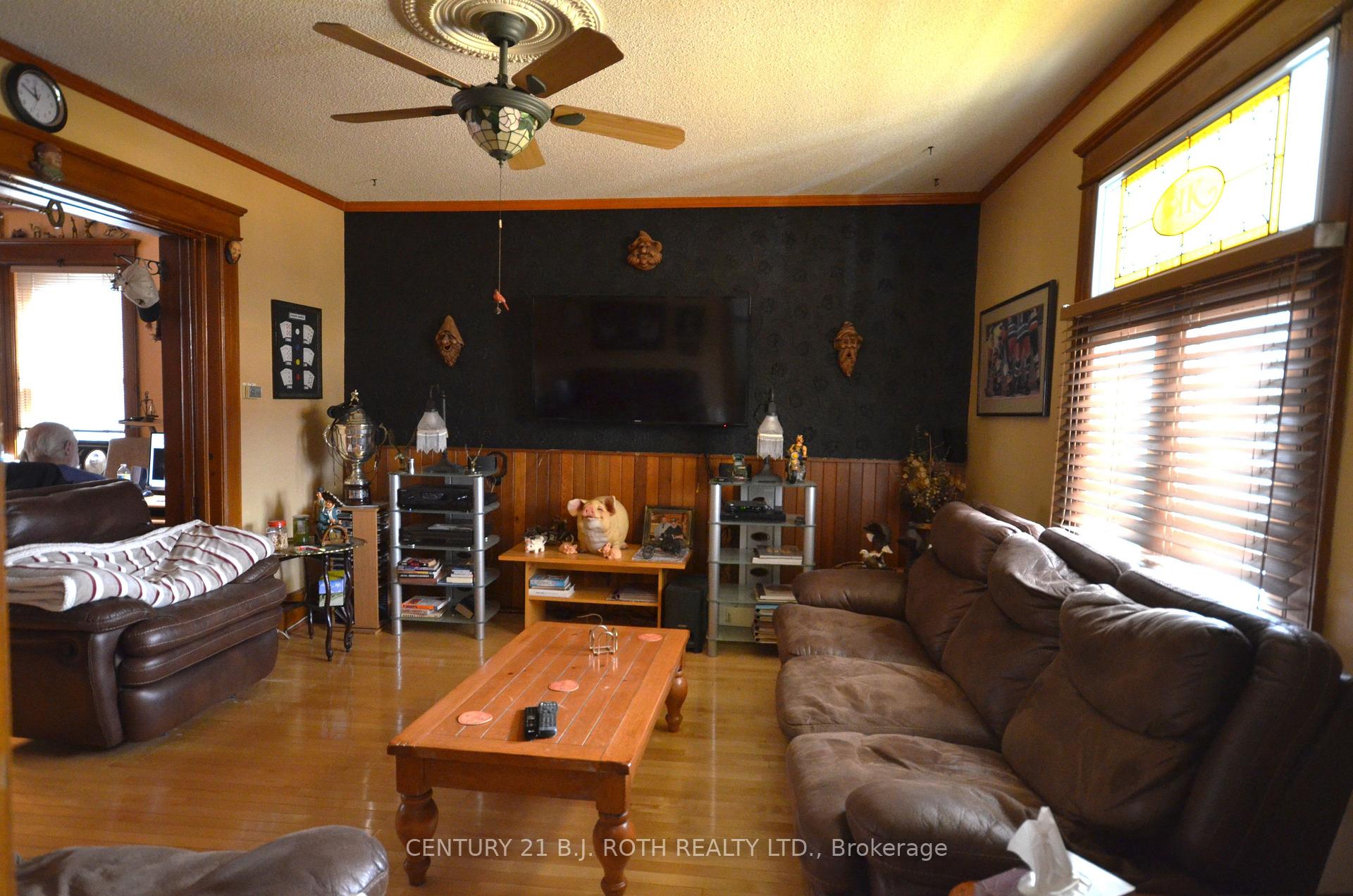 Photo 10 of 32 Mcdonald Street, Barrie, City Centre — HOMEH