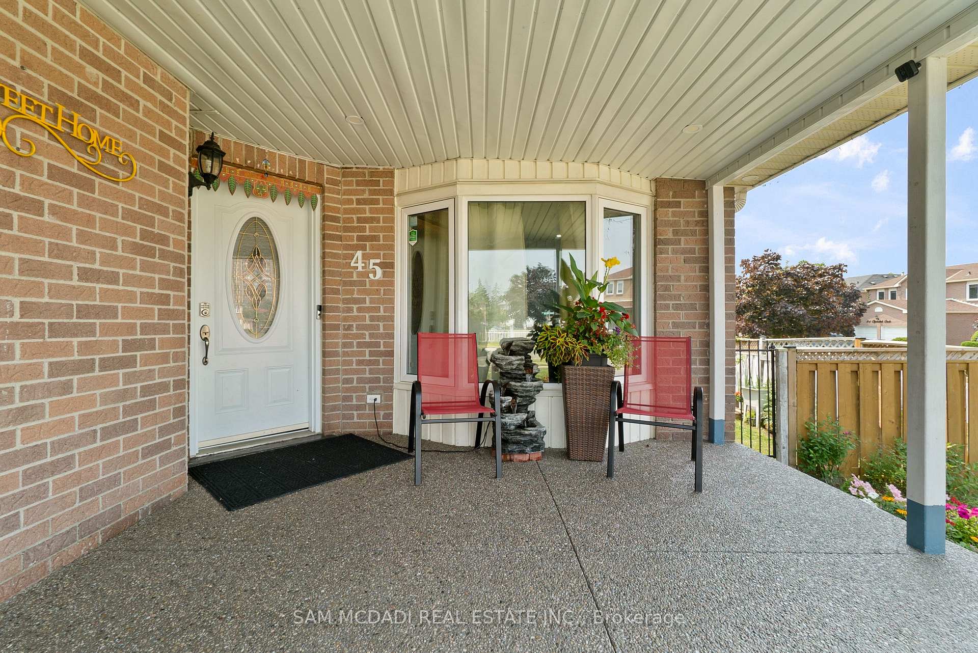 Photo 5 of 45 Cherrytree Drive, Brampton, Fletcher's Creek South — HOMEH