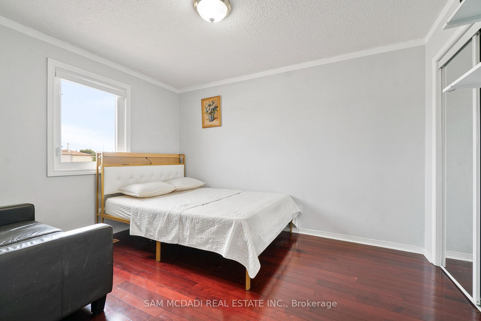 Photo 11 of 45 Cherrytree Drive, Brampton, Fletcher's Creek South — HOMEH