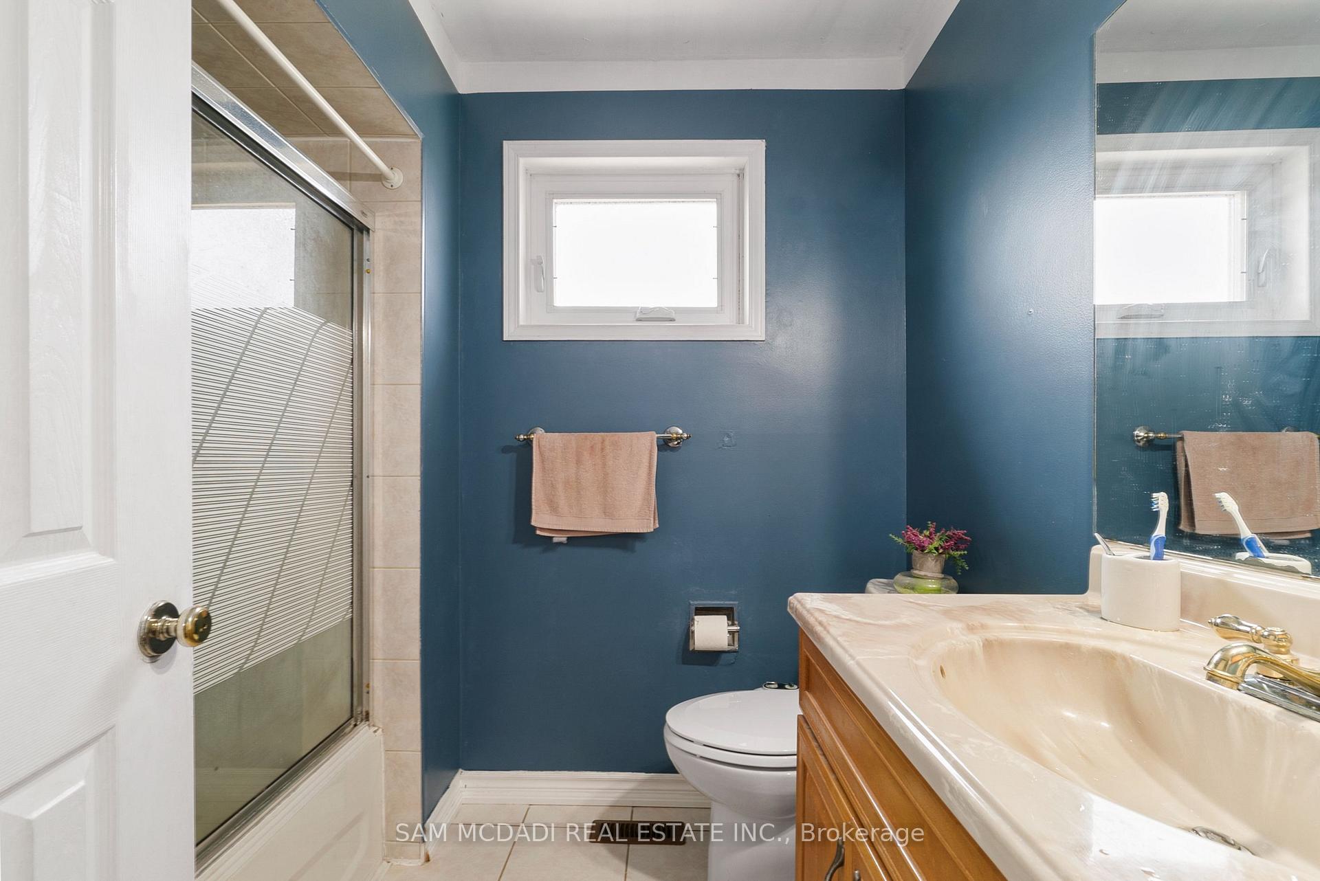 Photo 14 of 45 Cherrytree Drive, Brampton, Fletcher's Creek South — HOMEH