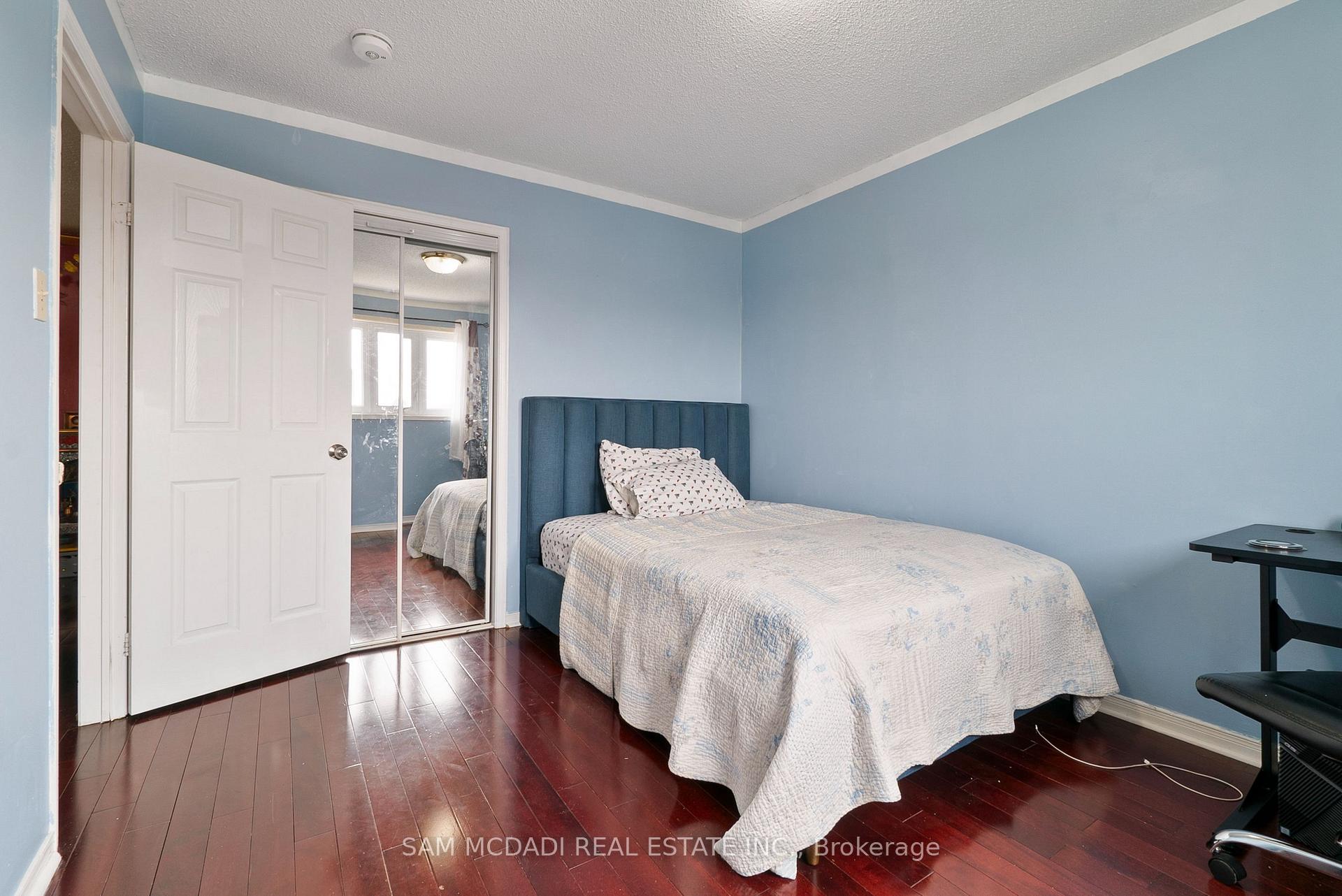Photo 13 of 45 Cherrytree Drive, Brampton, Fletcher's Creek South — HOMEH
