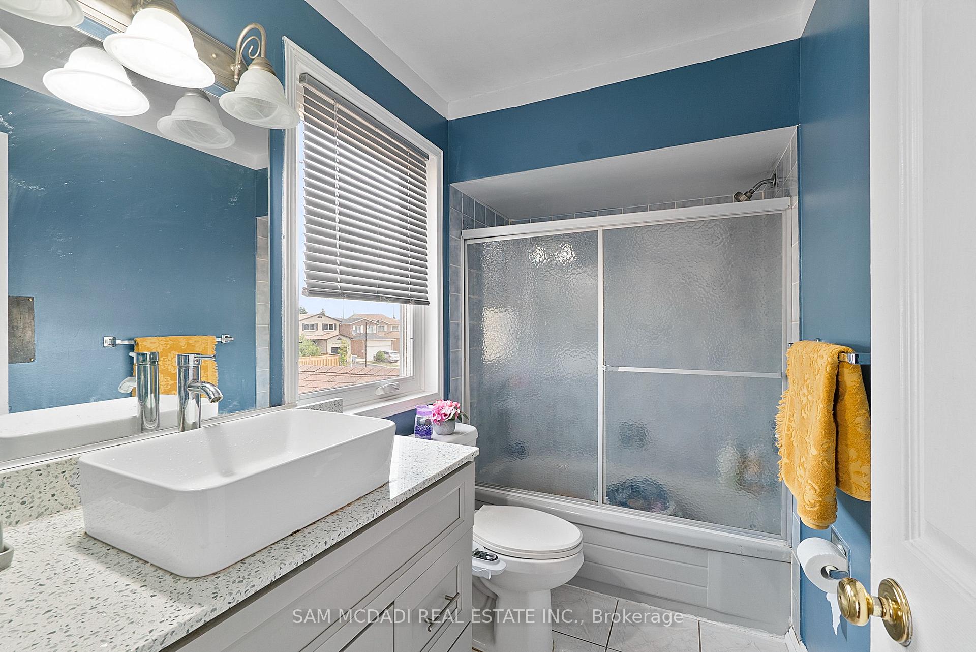 Photo 19 of 45 Cherrytree Drive, Brampton, Fletcher's Creek South — HOMEH