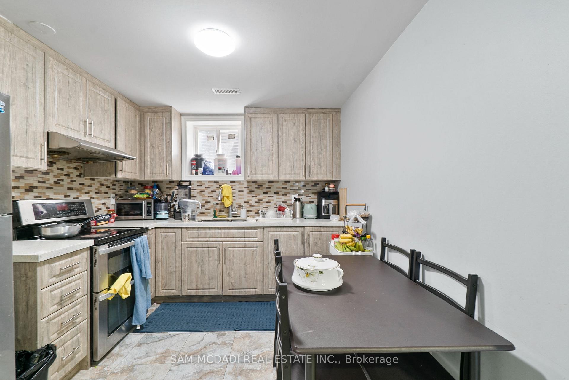 Photo 22 of 45 Cherrytree Drive, Brampton, Fletcher's Creek South — HOMEH