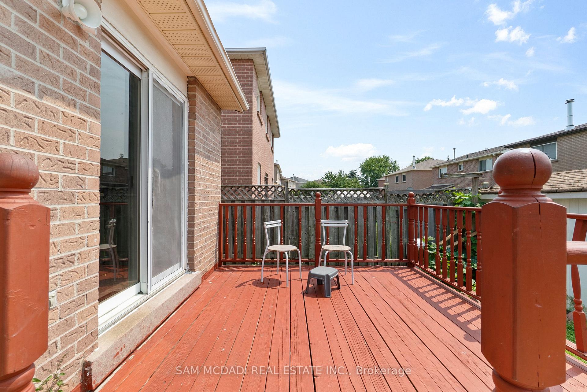 Photo 23 of 45 Cherrytree Drive, Brampton, Fletcher's Creek South — HOMEH