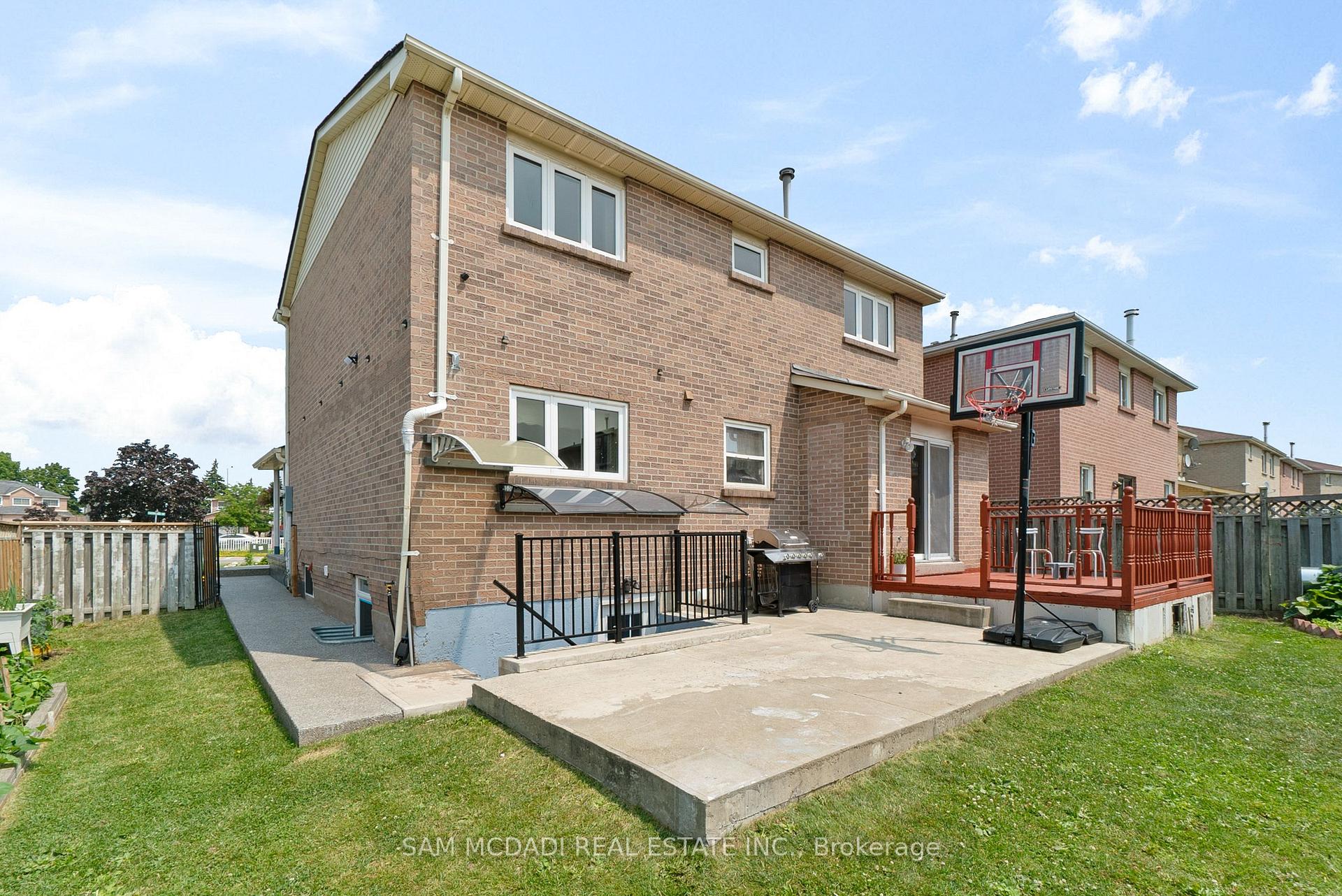 Photo 33 of 45 Cherrytree Drive, Brampton, Fletcher's Creek South — HOMEH