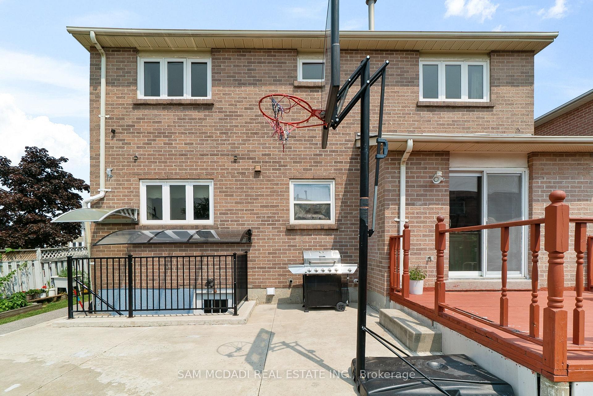 Photo 31 of 45 Cherrytree Drive, Brampton, Fletcher's Creek South — HOMEH
