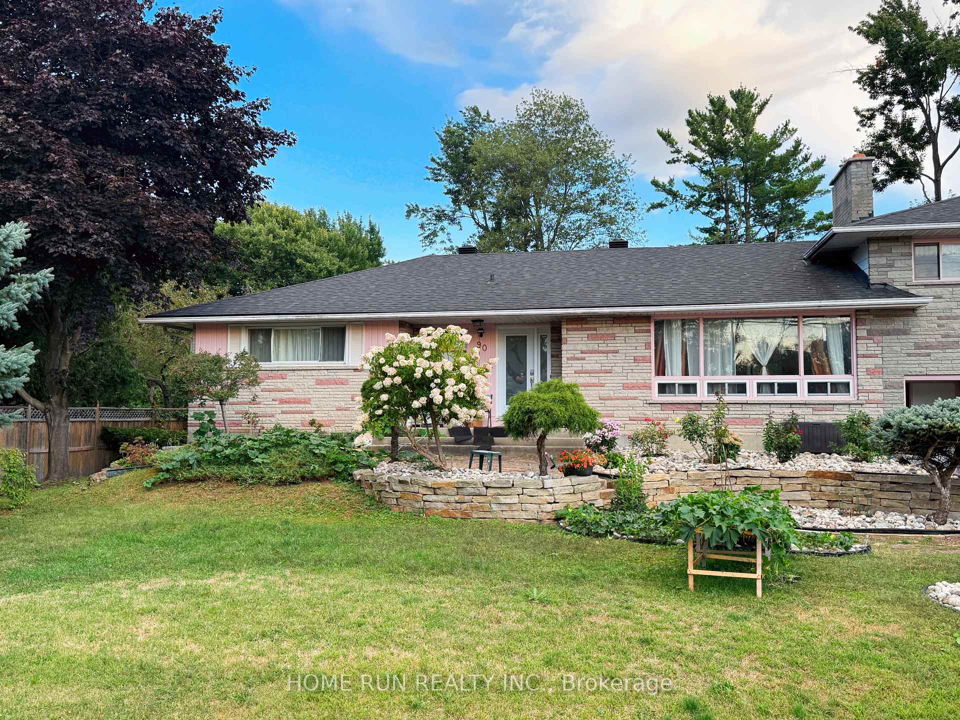 Photo 2 of Unit Unit B, 90 Macfarlane Road, Ottawa, Pineglen/Country Place — HOMEH