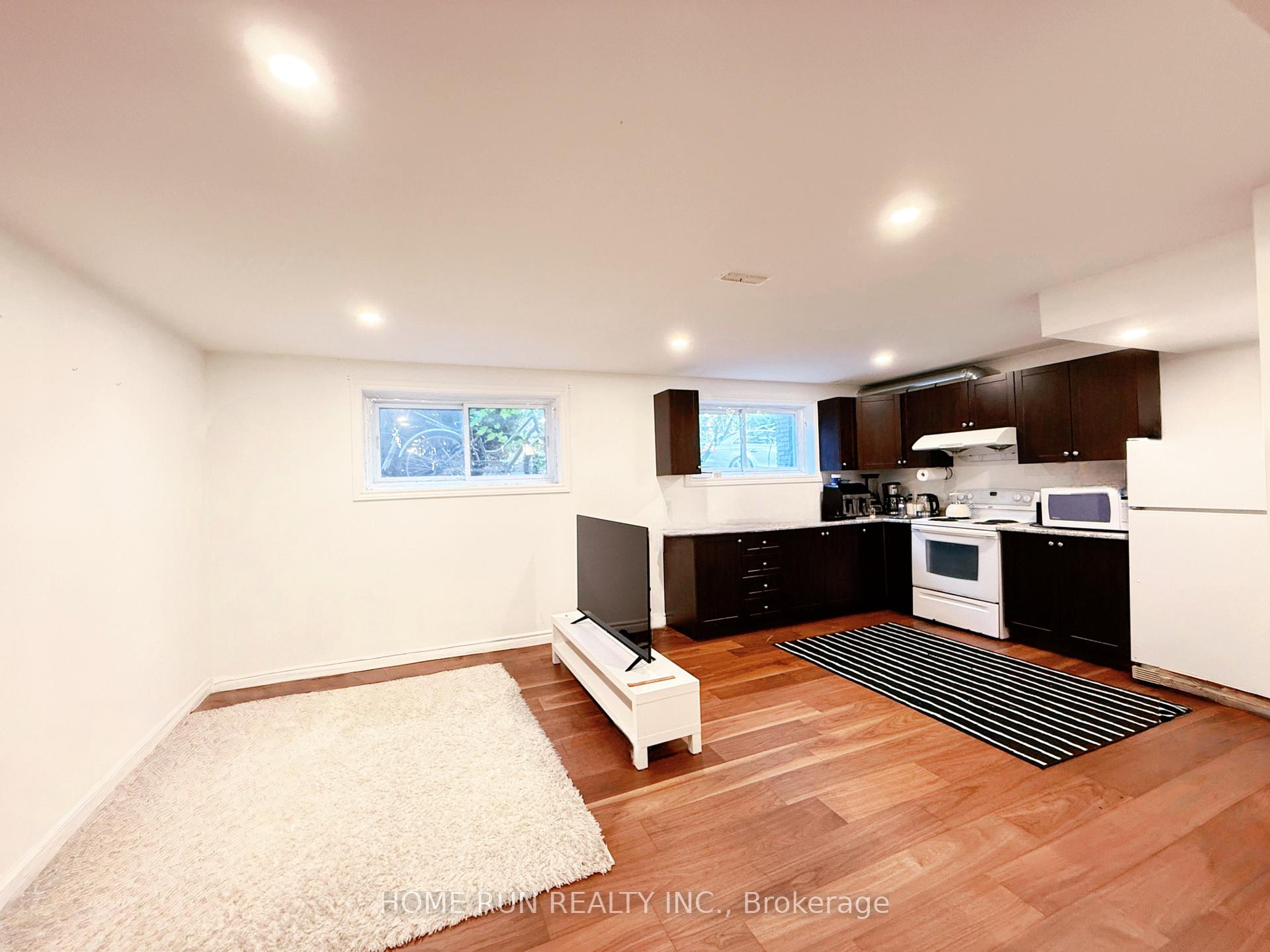 Photo 4 of Unit Unit B, 90 Macfarlane Road, Ottawa, Pineglen/Country Place — HOMEH