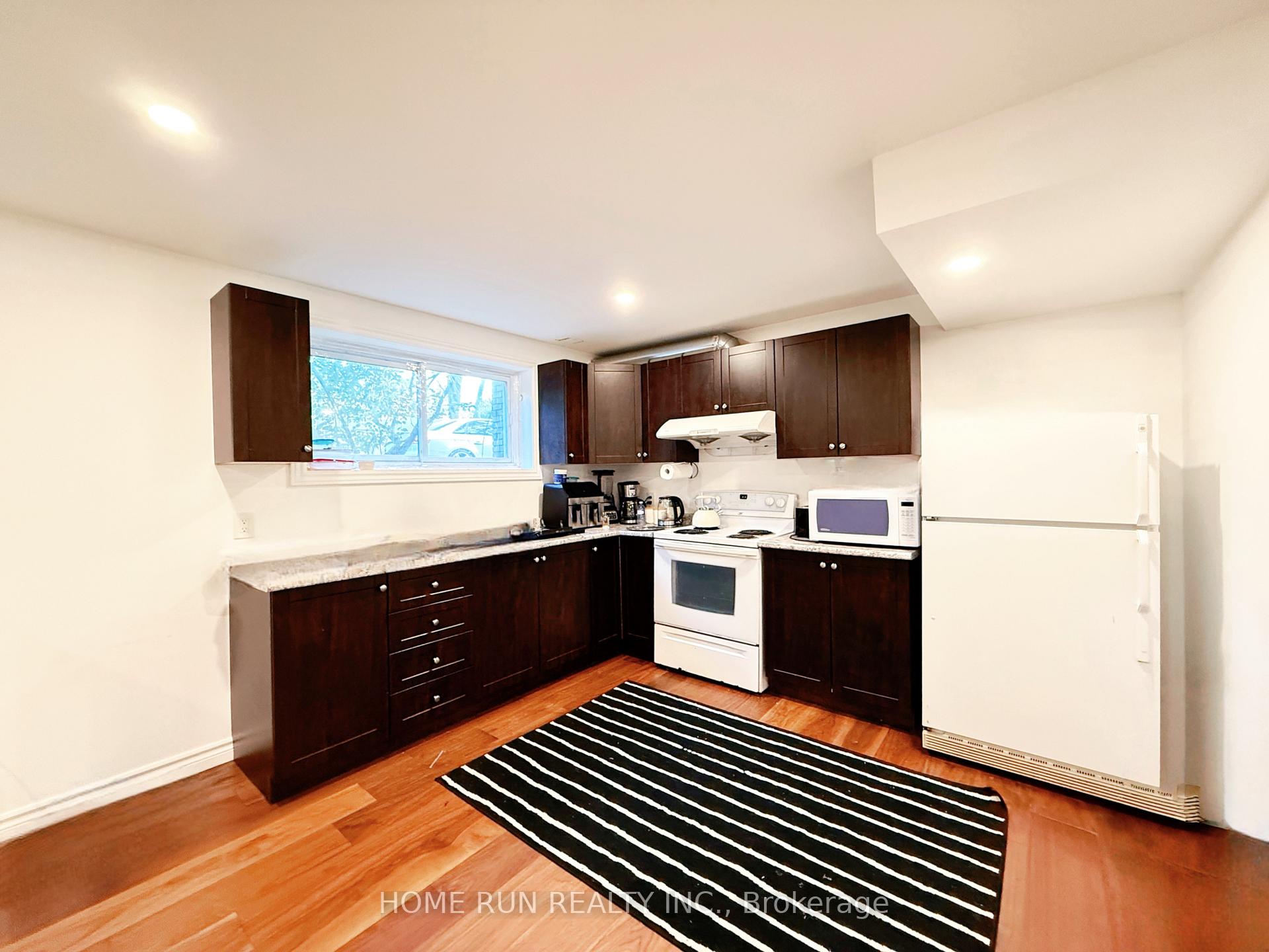 Photo 6 of Unit Unit B, 90 Macfarlane Road, Ottawa, Pineglen/Country Place — HOMEH