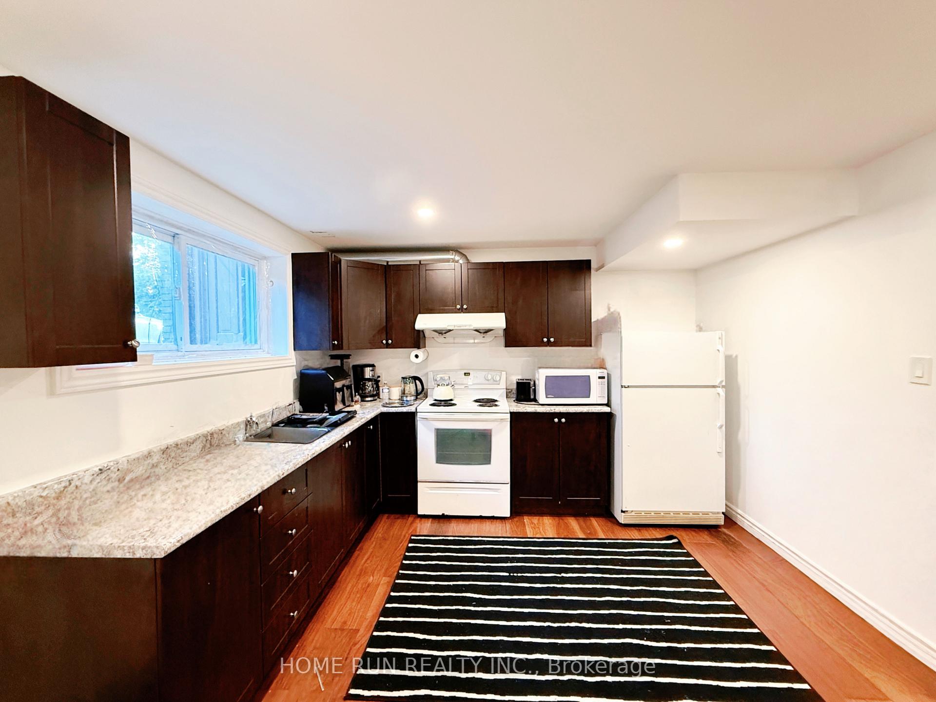 Photo 5 of Unit Unit B, 90 Macfarlane Road, Ottawa, Pineglen/Country Place — HOMEH