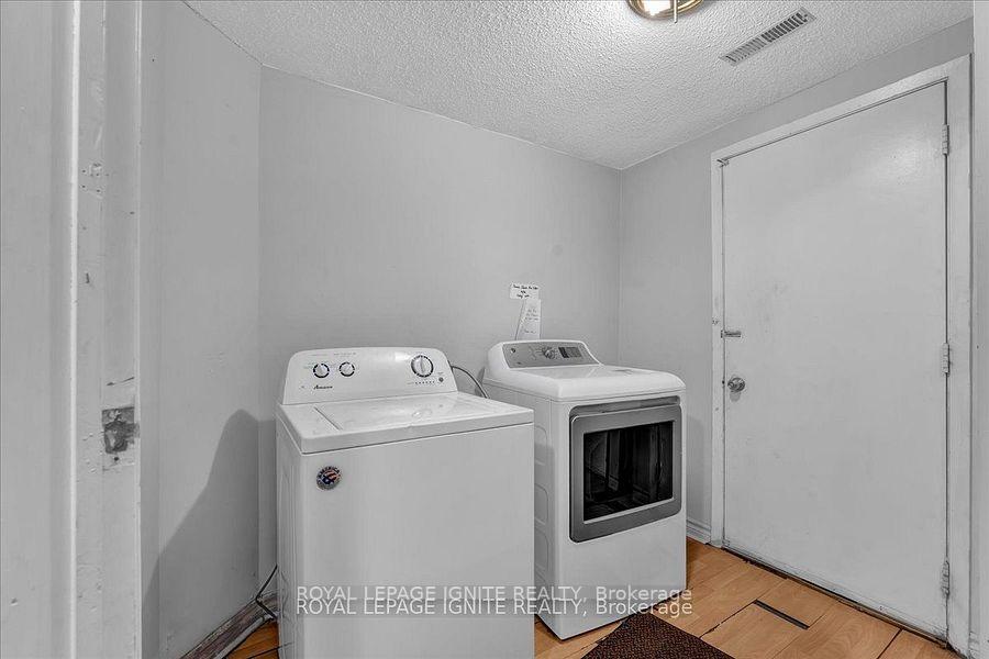 Photo 9 of 98 Sheldrake Court, Brampton, Brampton South — HOMEH
