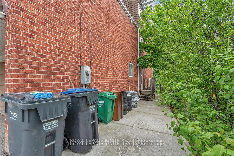 Photo 10 of 98 Sheldrake Court, Brampton, Brampton South — HOMEH