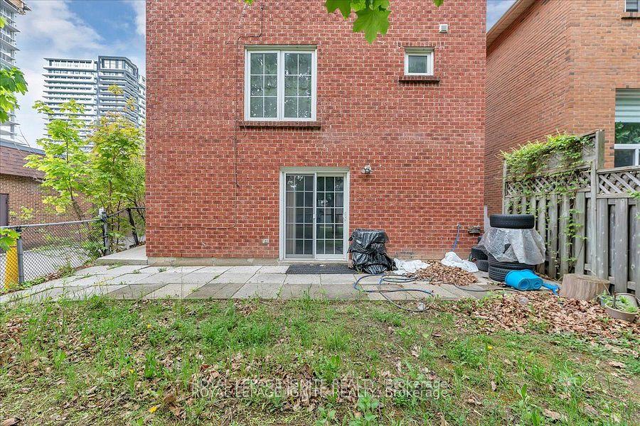 Photo 13 of 98 Sheldrake Court, Brampton, Brampton South — HOMEH