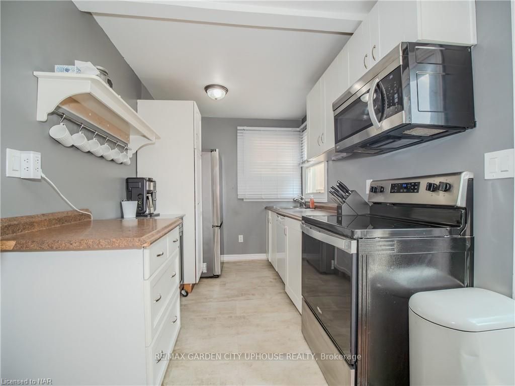 Photo 10 of 70 Chetwood Street, St. Catharines, Western Hill — HOMEH