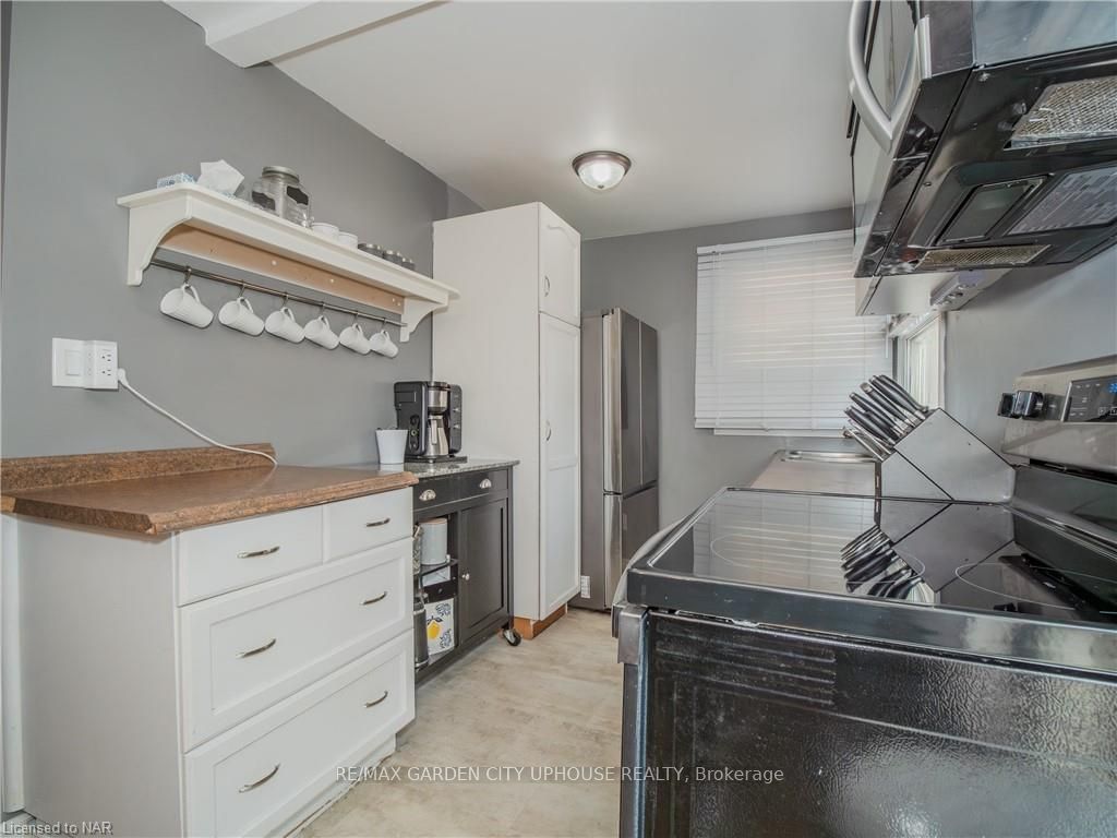 Photo 11 of 70 Chetwood Street, St. Catharines, Western Hill — HOMEH