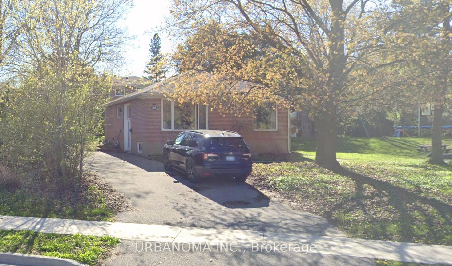 Front of 25 Algonquin Crescent