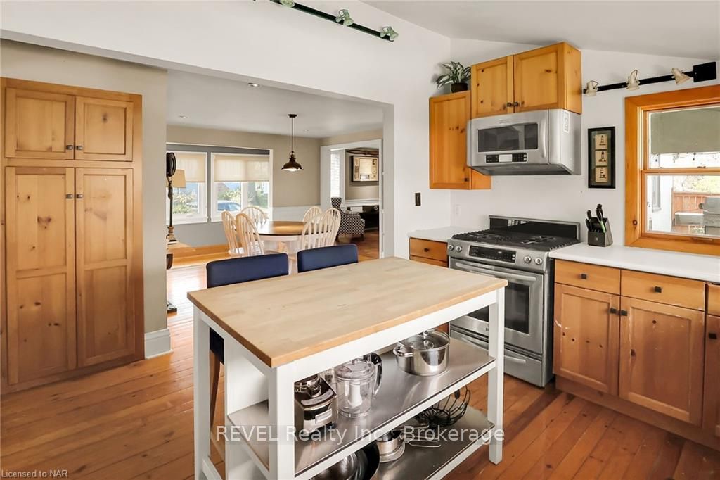 Photo 11 of 101 Main Street, St. Catharines, Port Dalhousie — HOMEH