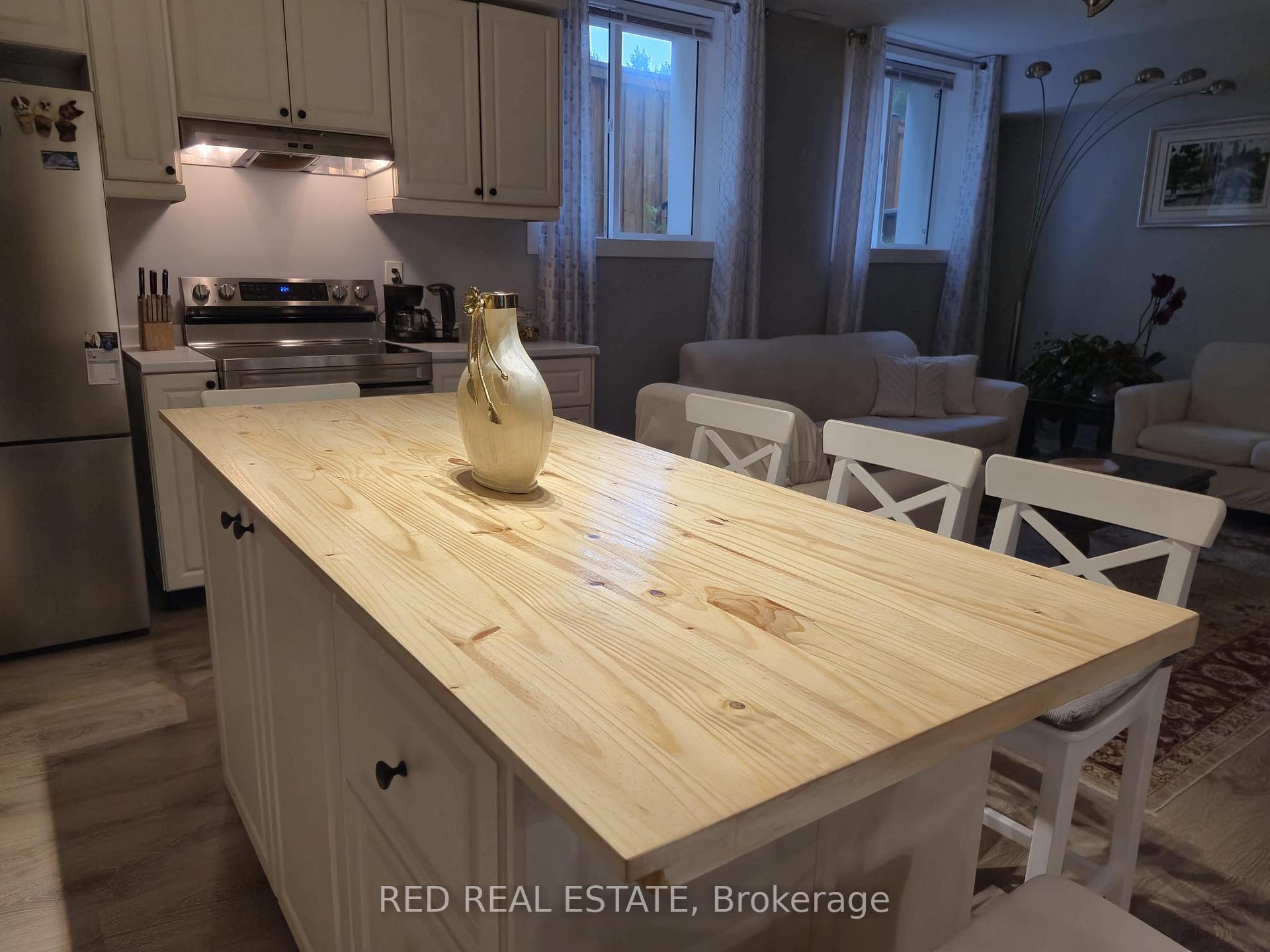 Photo 6 of Unit LL, 127 Muirfield Drive, Barrie, Ardagh — HOMEH