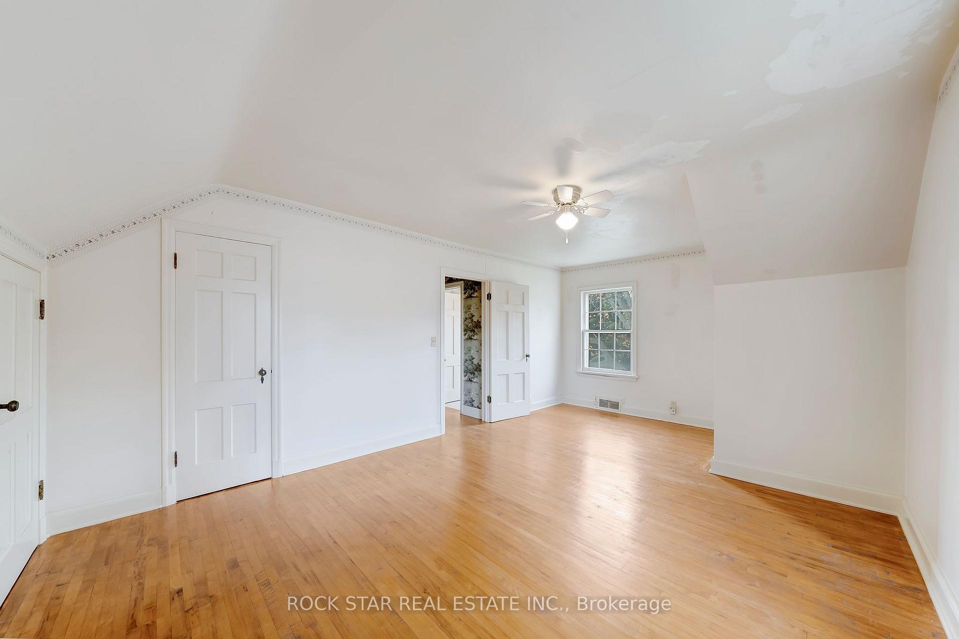 Photo 3 of 80 South Drive, St. Catharines, Old Glenridge — HOMEH